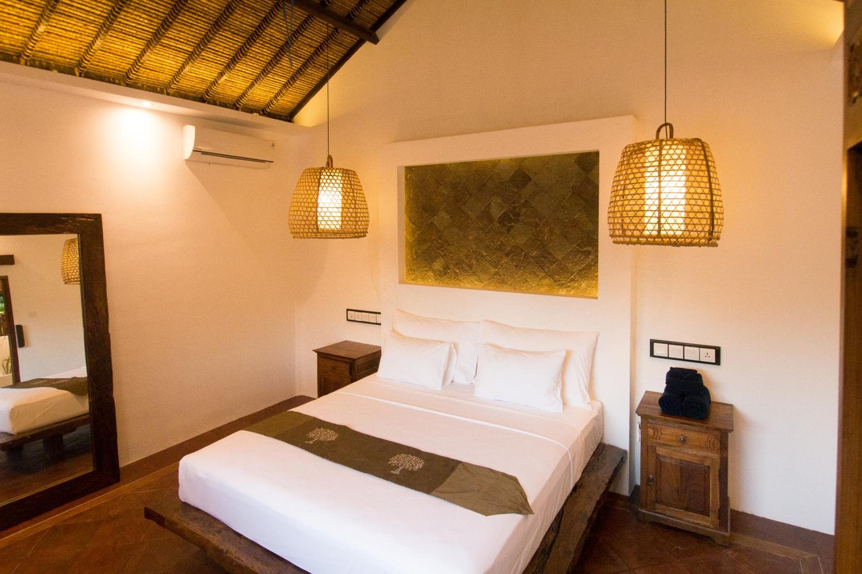 Montserrat Sunrise Double Room - Photo 16