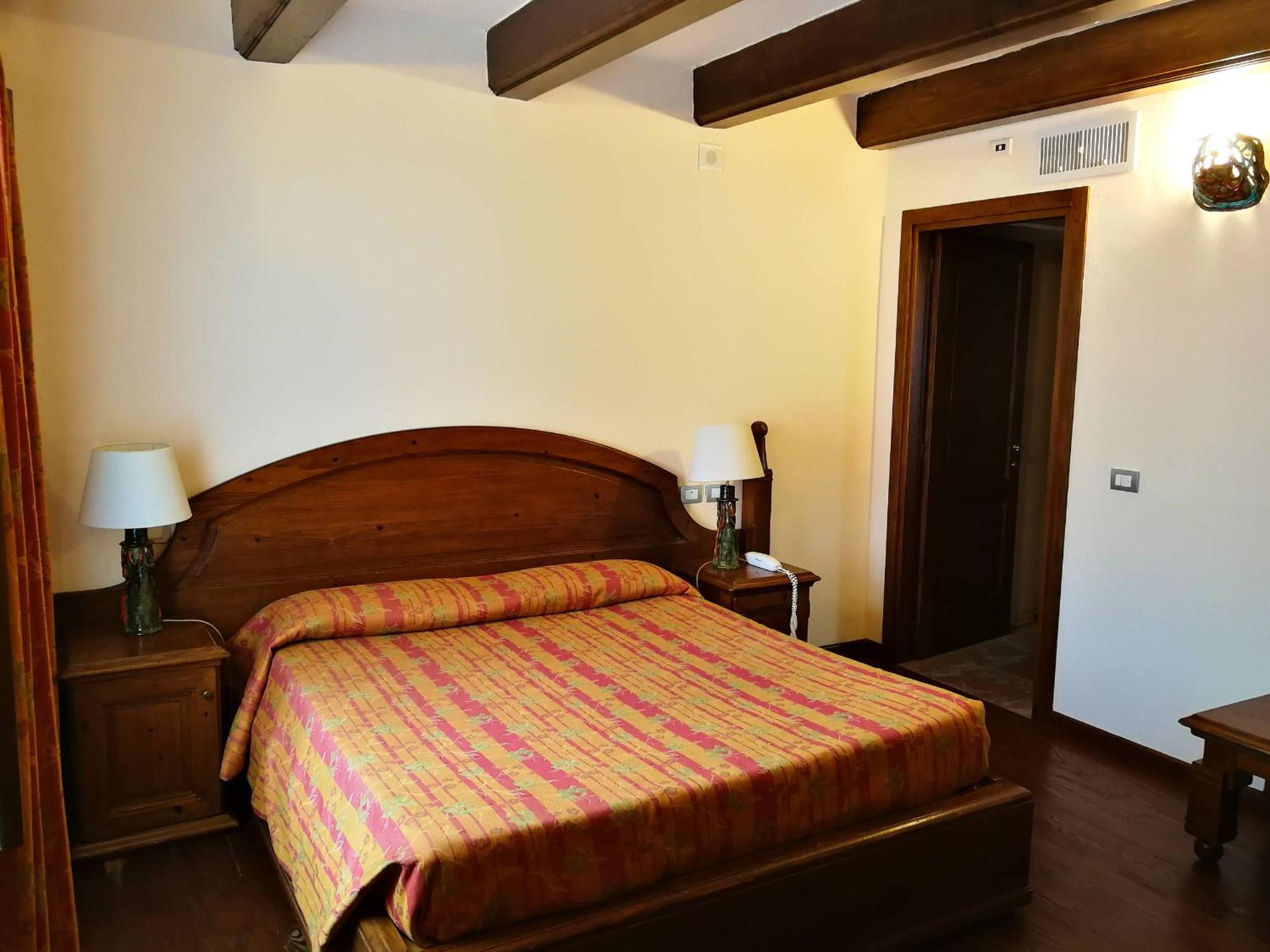 Double or Twin Room - Photo 11