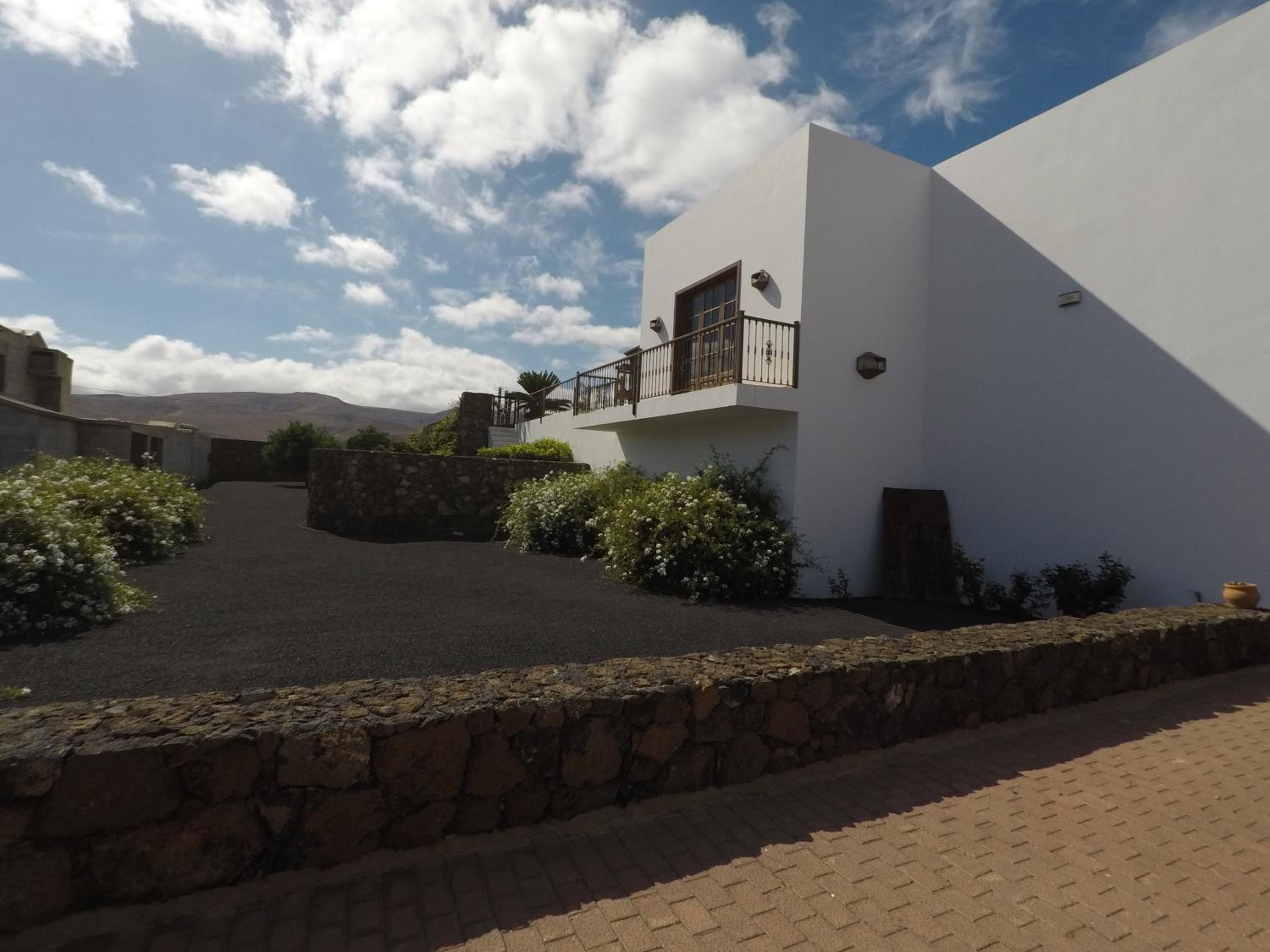 Villa photo 2