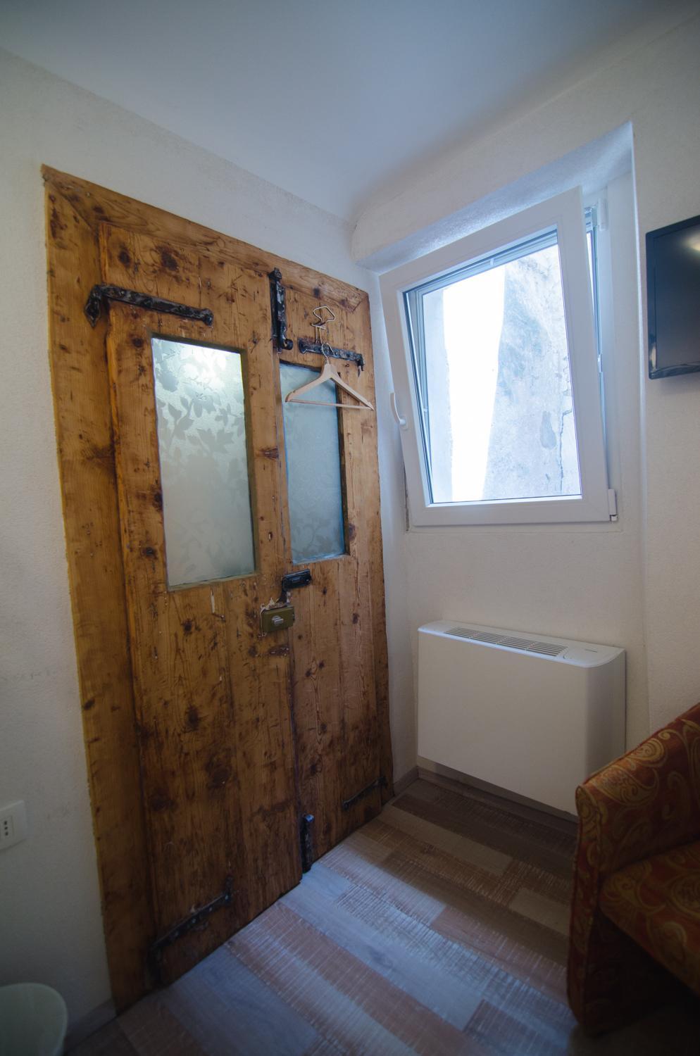 Double Room with Shared Bathroom photo 1