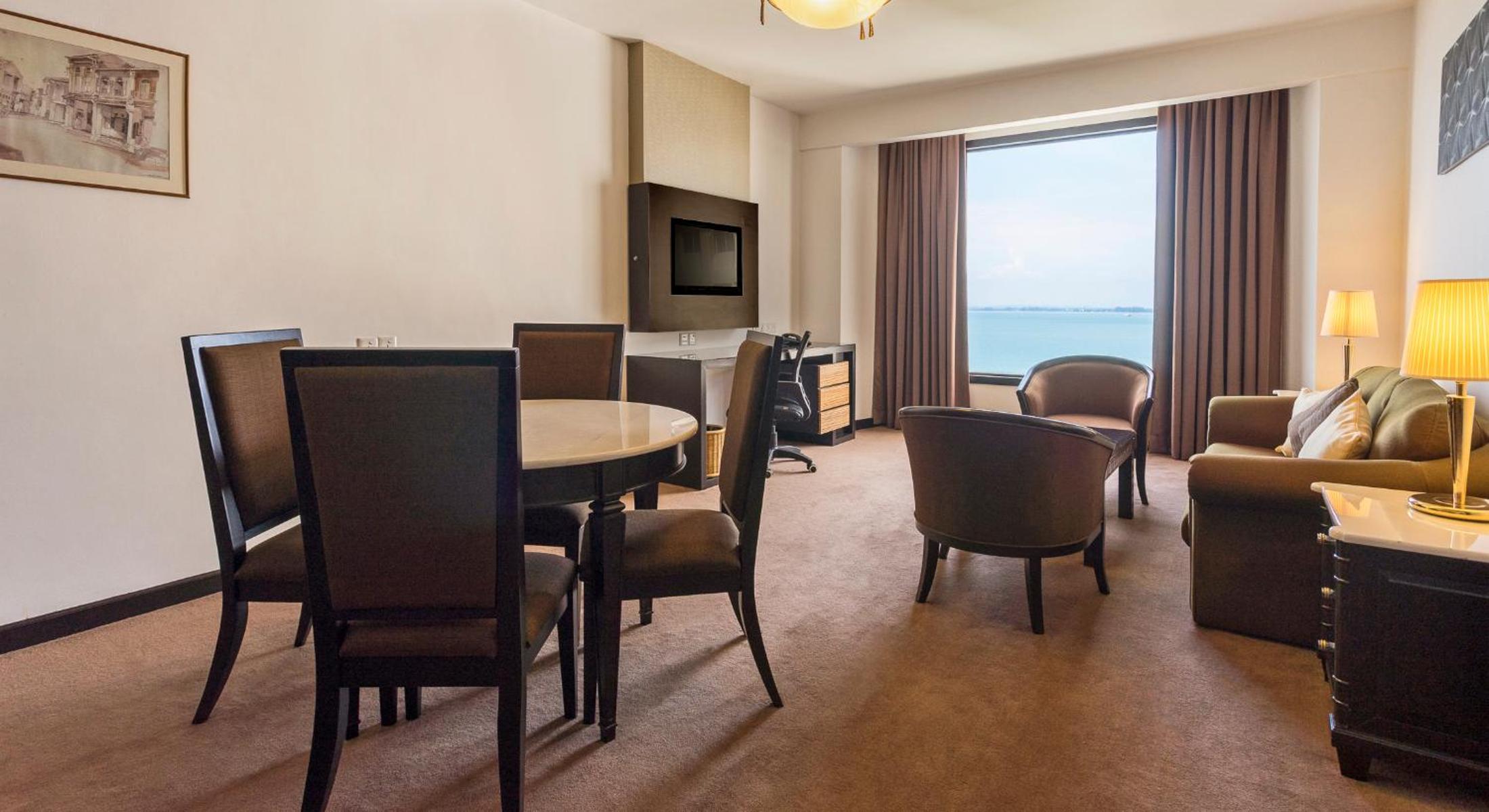 Suite - Photo 6