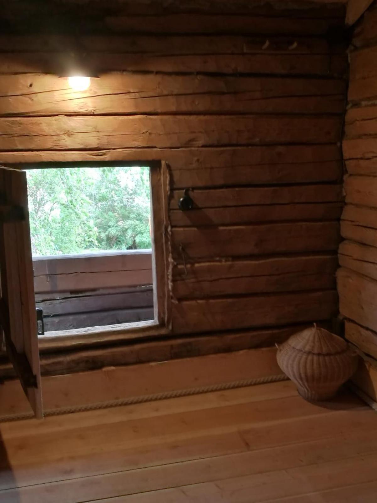 Family Room - Photo 23