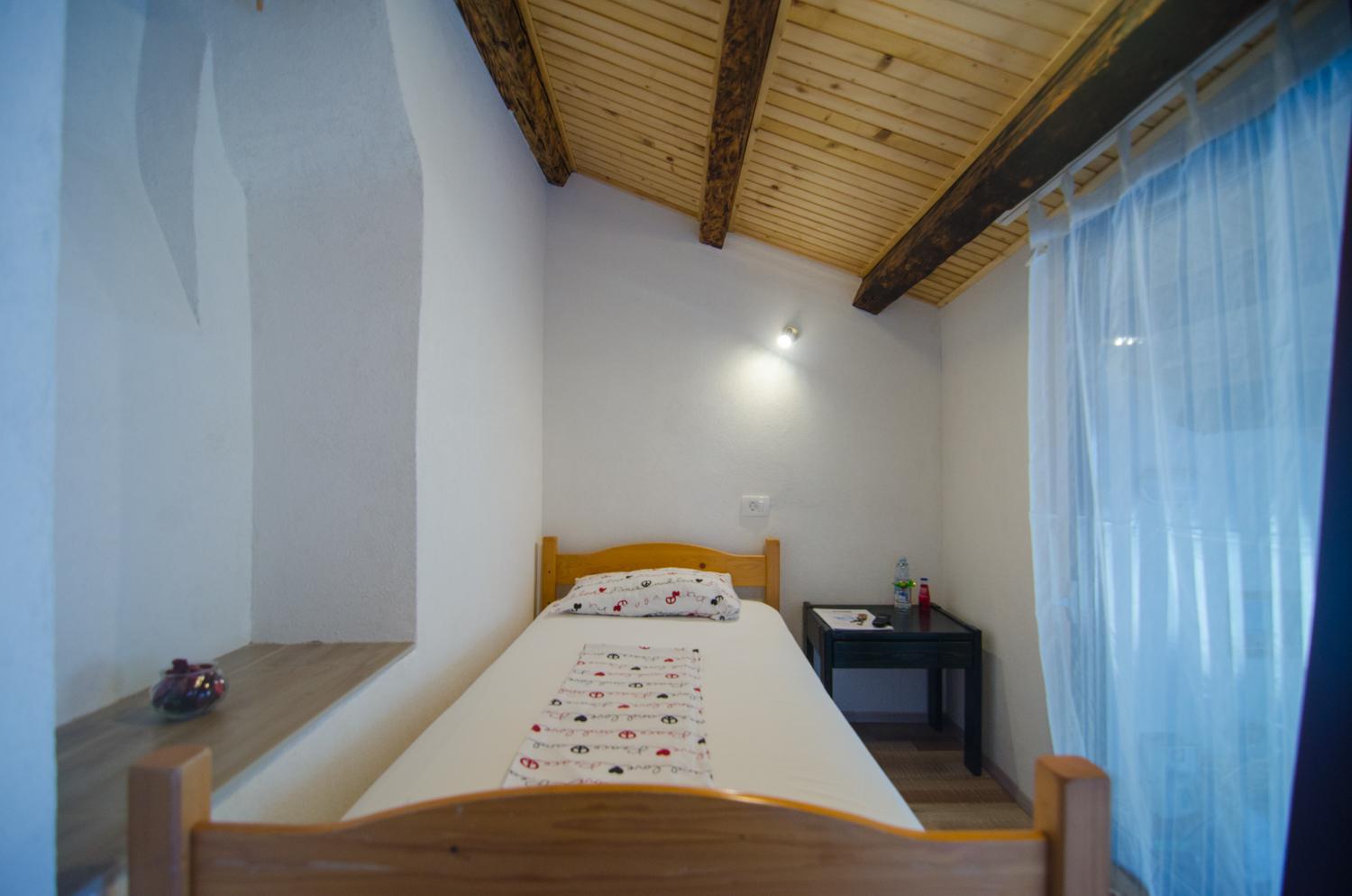 Single Room with Shared Shower and Toilet photo 1