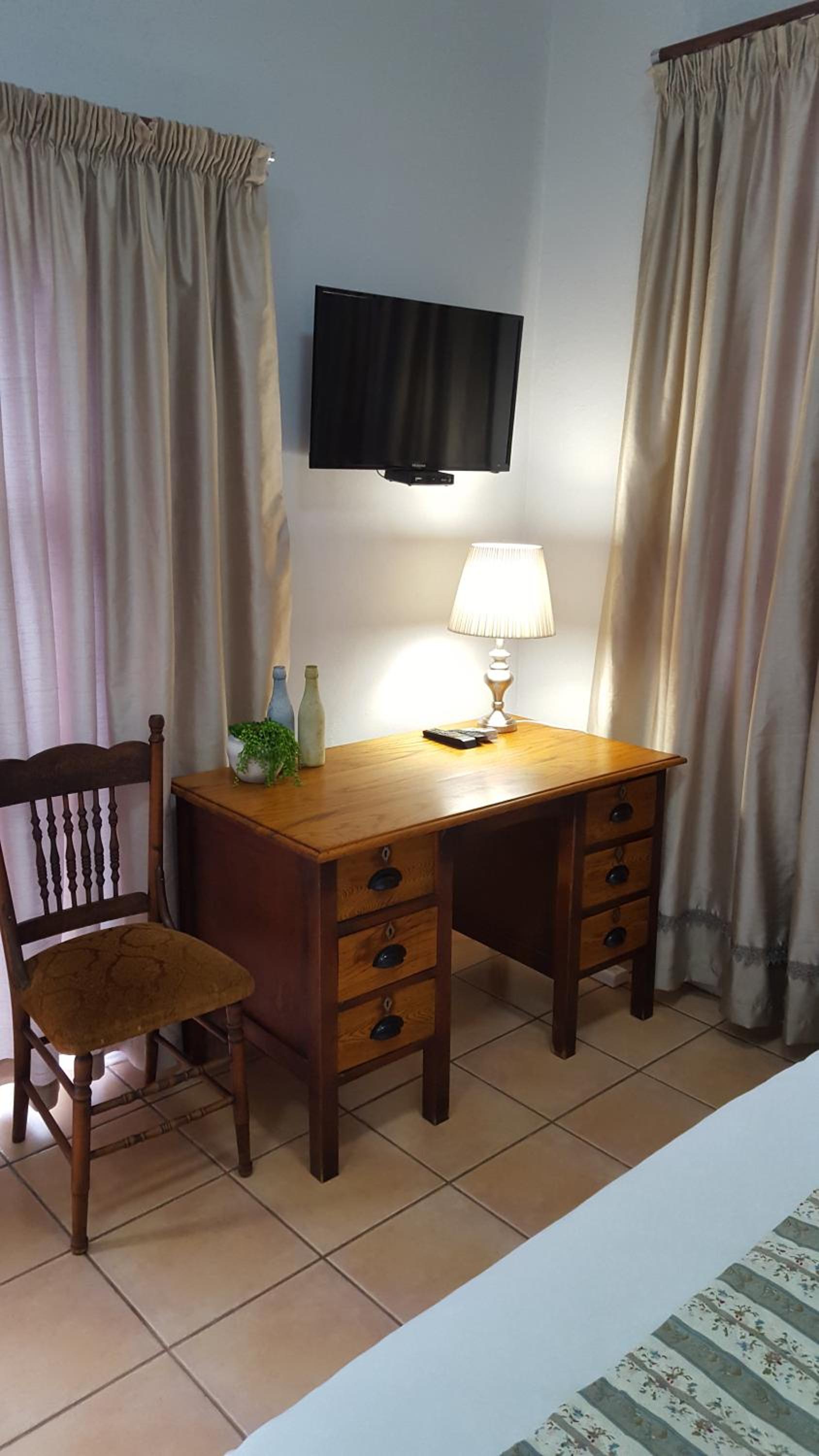 Deluxe Twin Room - Photo 2