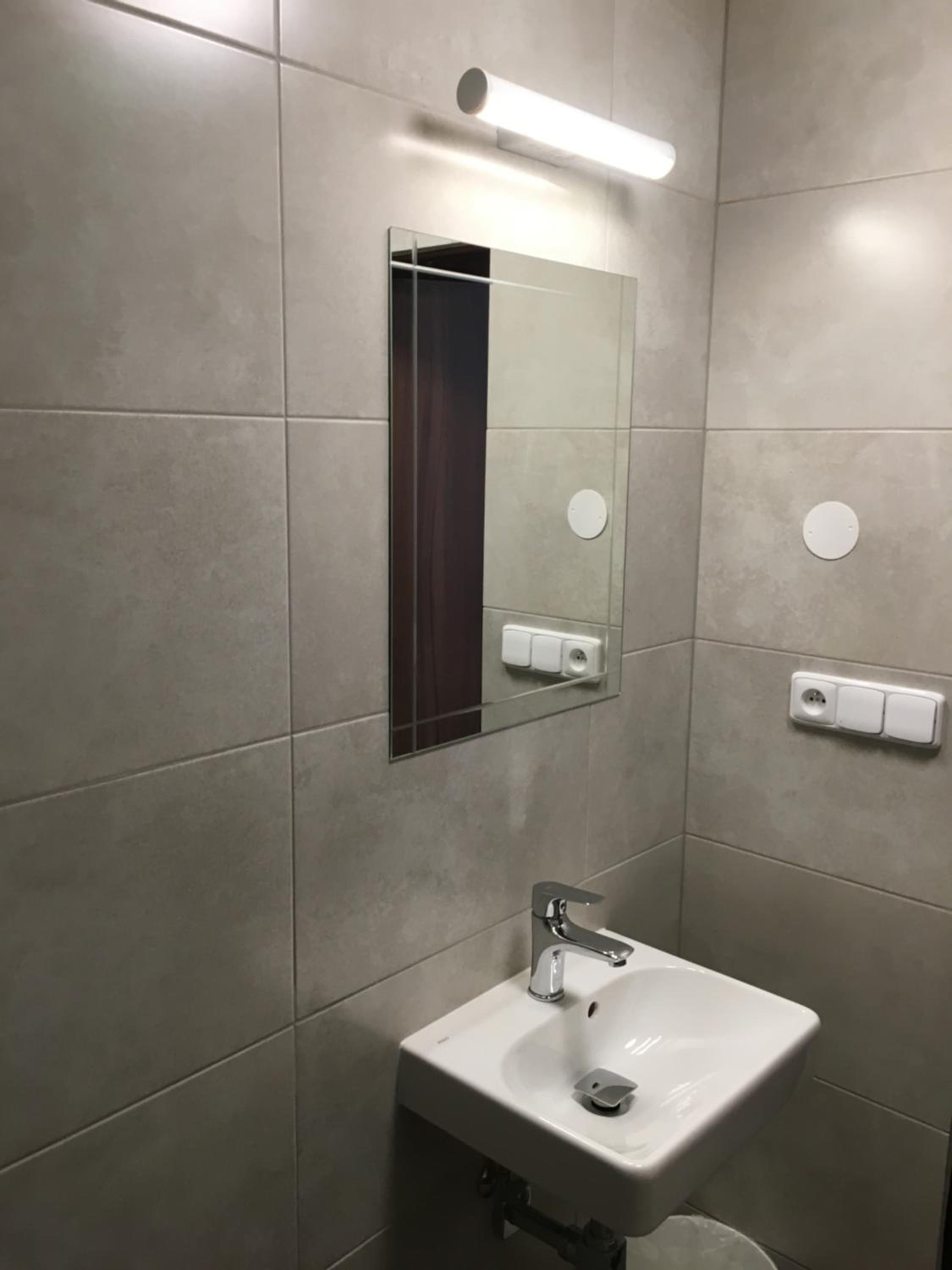 Standard Double or Twin Room - Photo 7