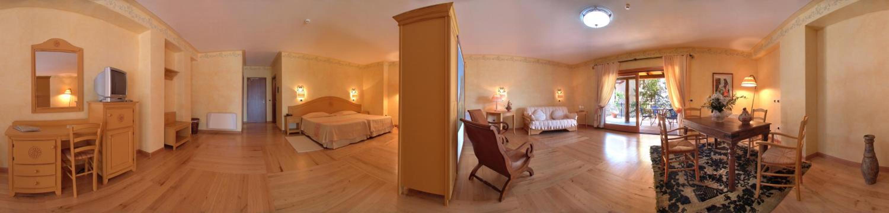 Superior Suite - Photo 3