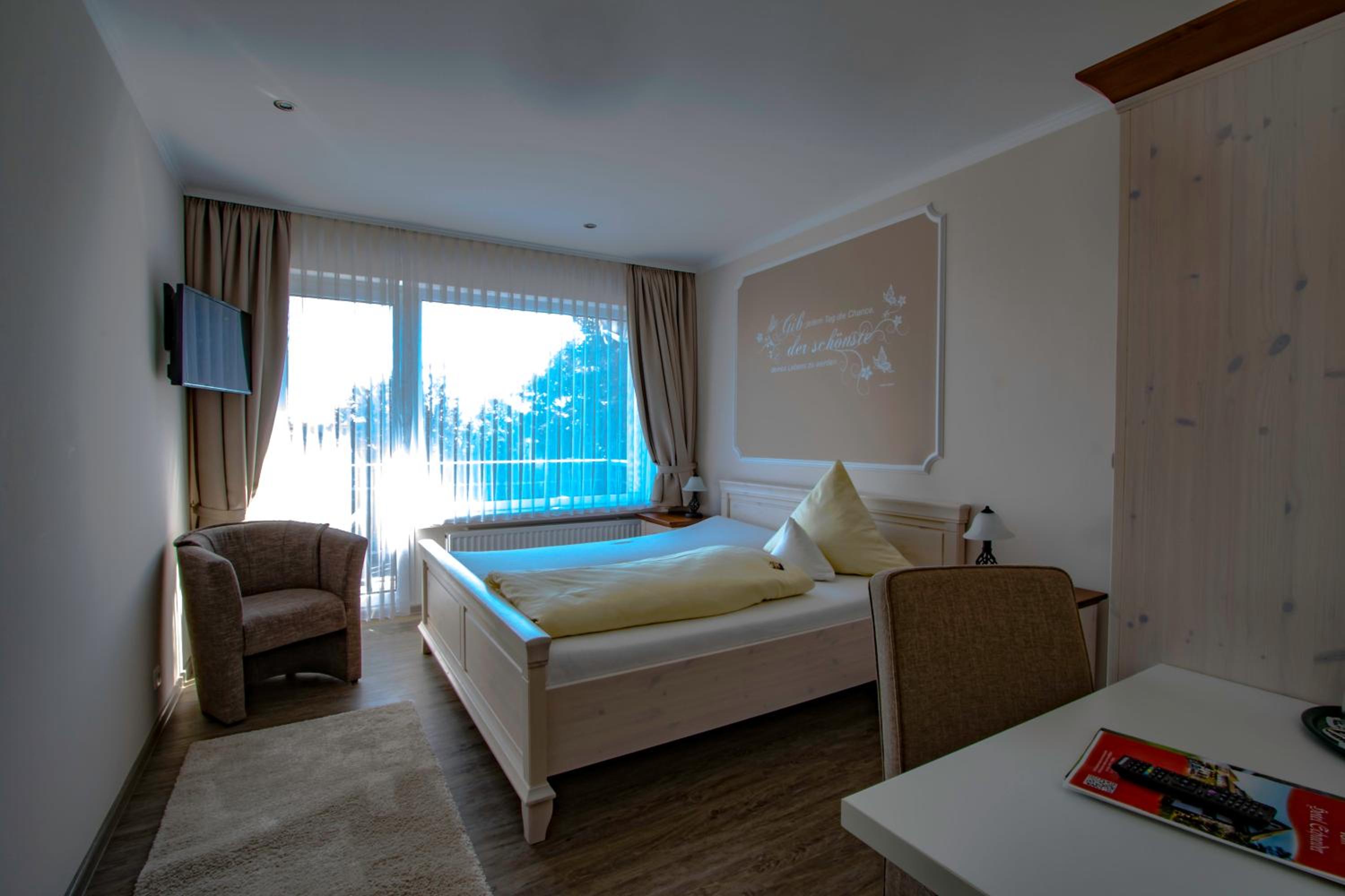 Budget Double Room photo 2