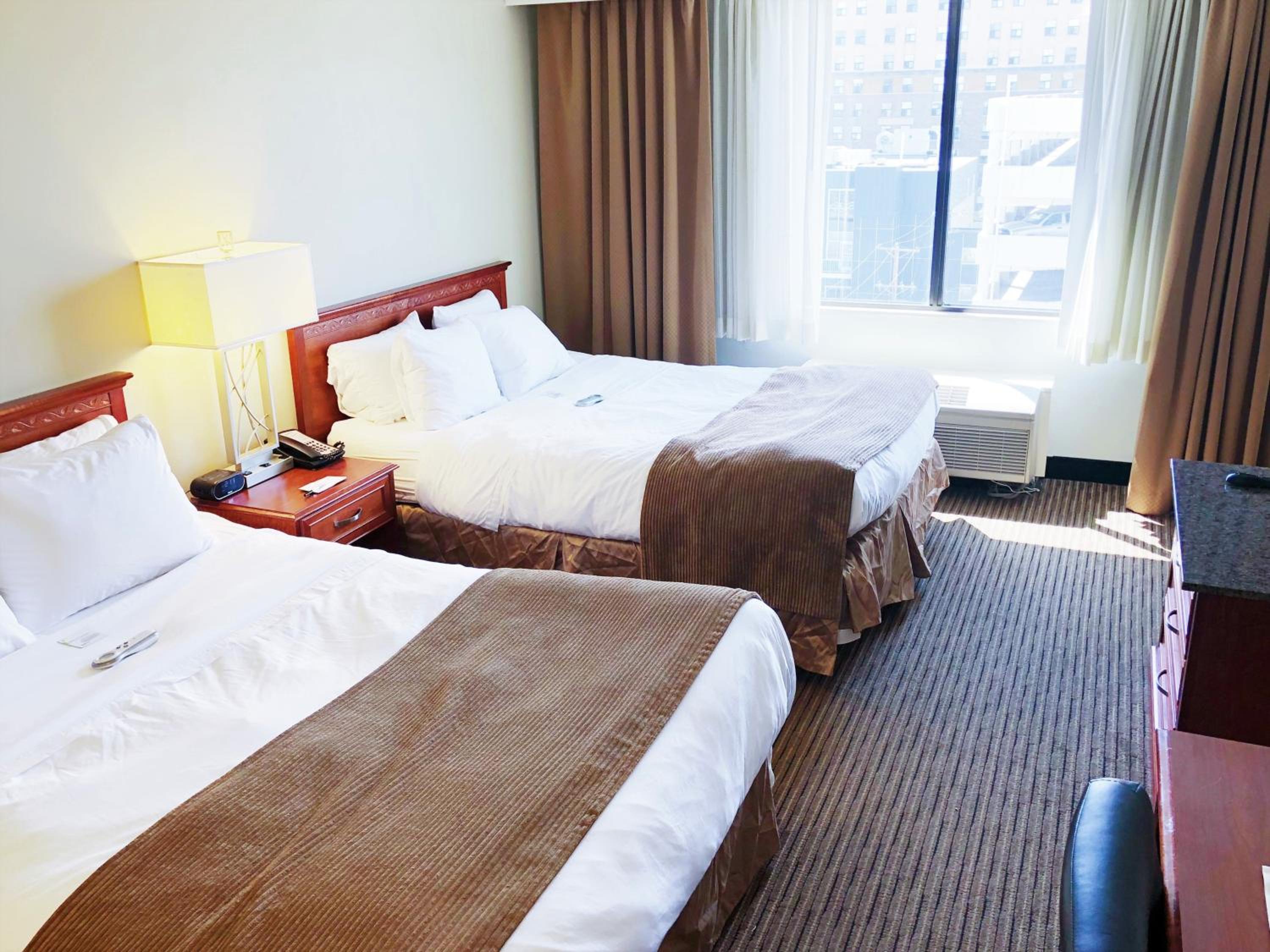Queen Room with Two Queen Beds - Photo 6