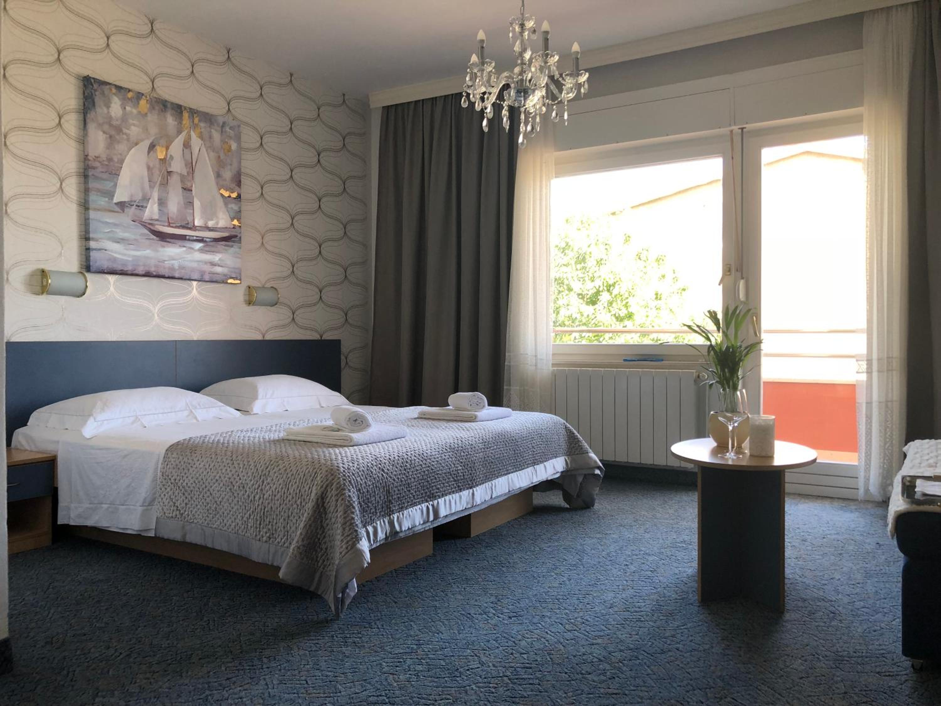 Double or Twin Room with Sea View