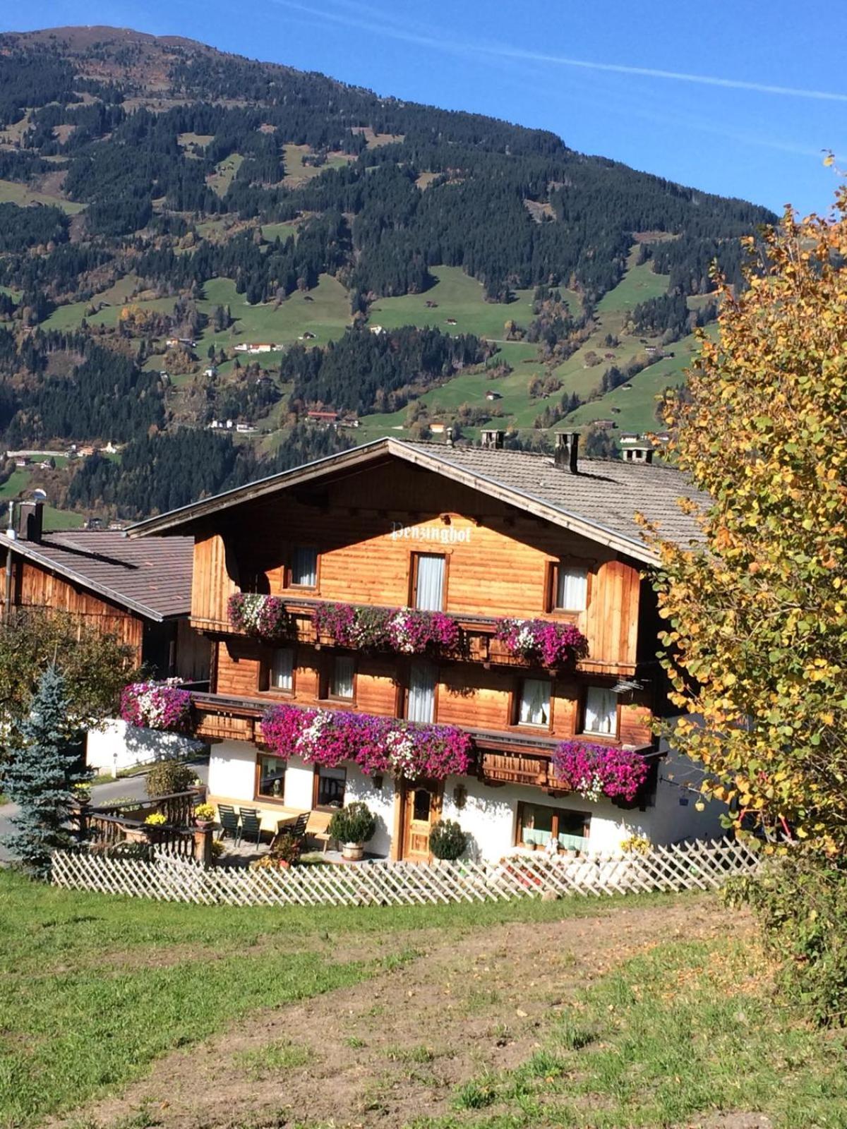 Apartment with Mountain View photo 3