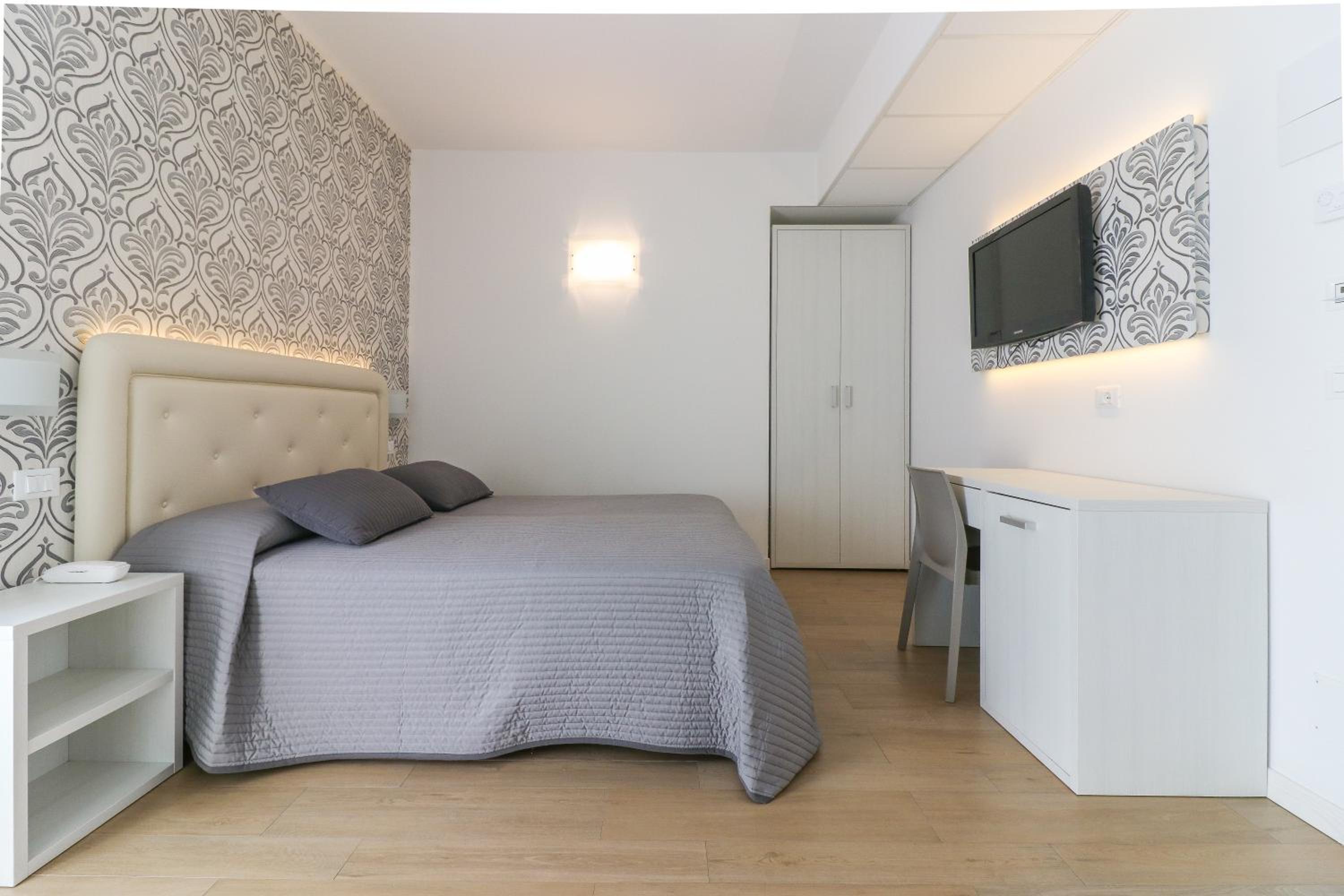 Superior Double Room - Photo 3
