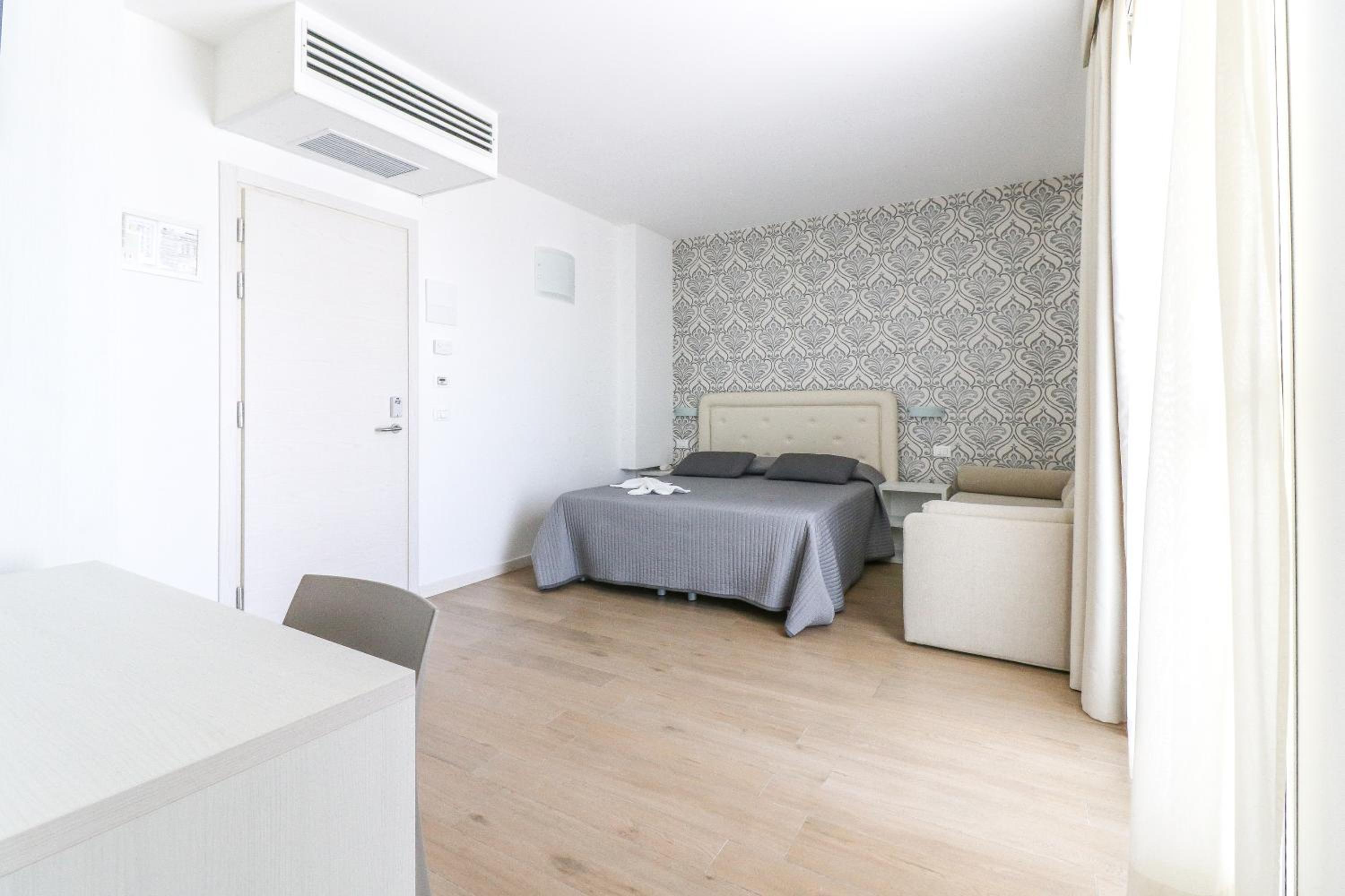 Superior Double Room - Photo 1