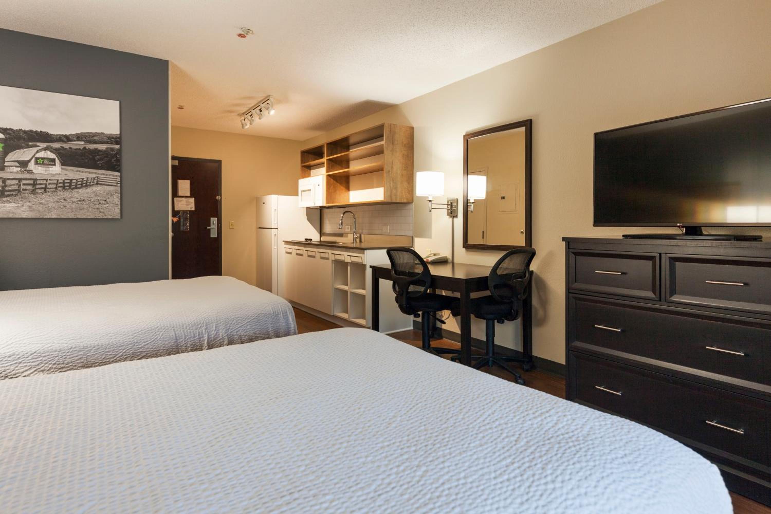 Studio with 2 Double Beds - Non-Smoking photo 3