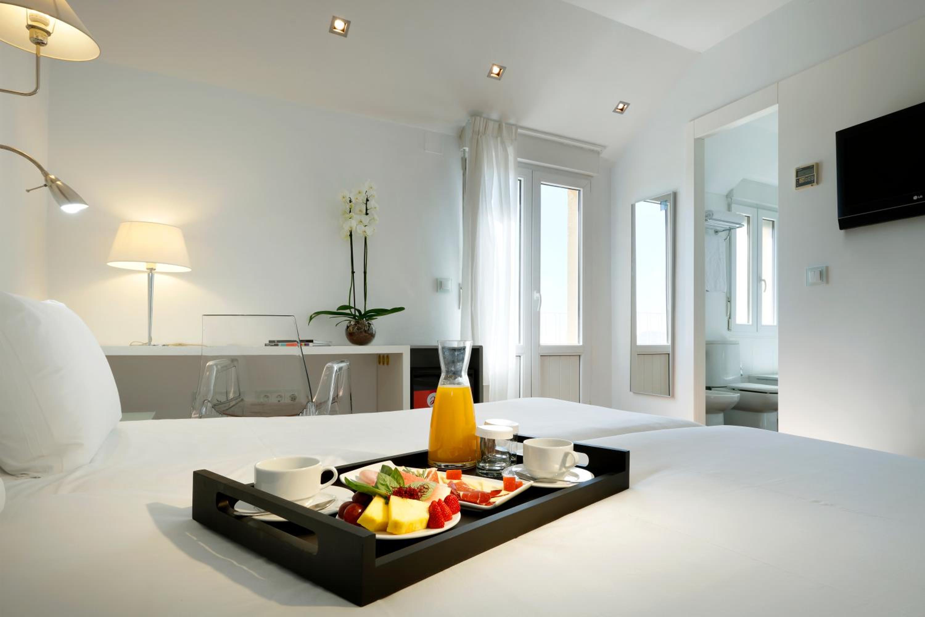 Double Room with Terrace - Photo 3