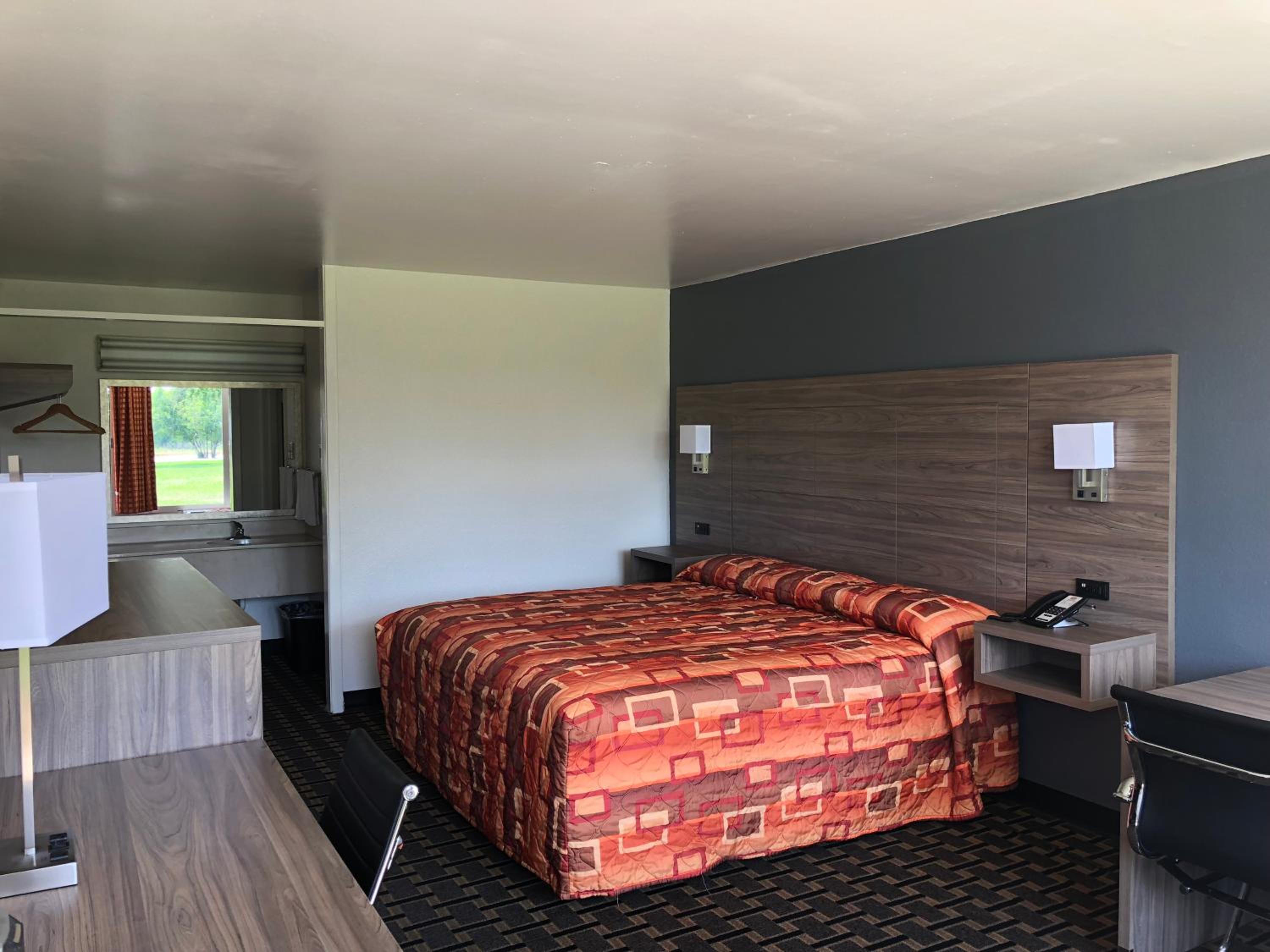 Deluxe King Room - Photo 1