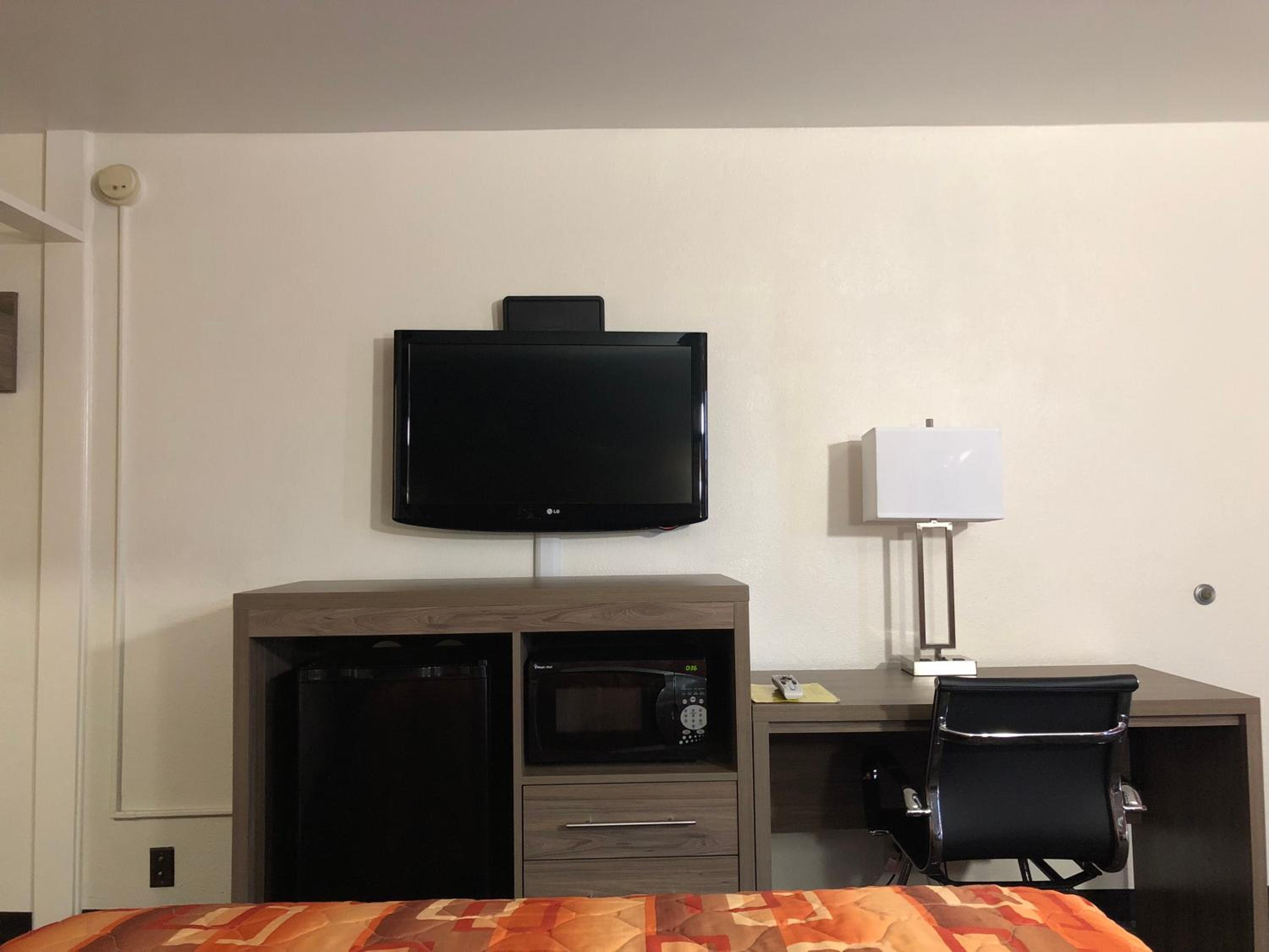 Deluxe Queen Room - Photo 2