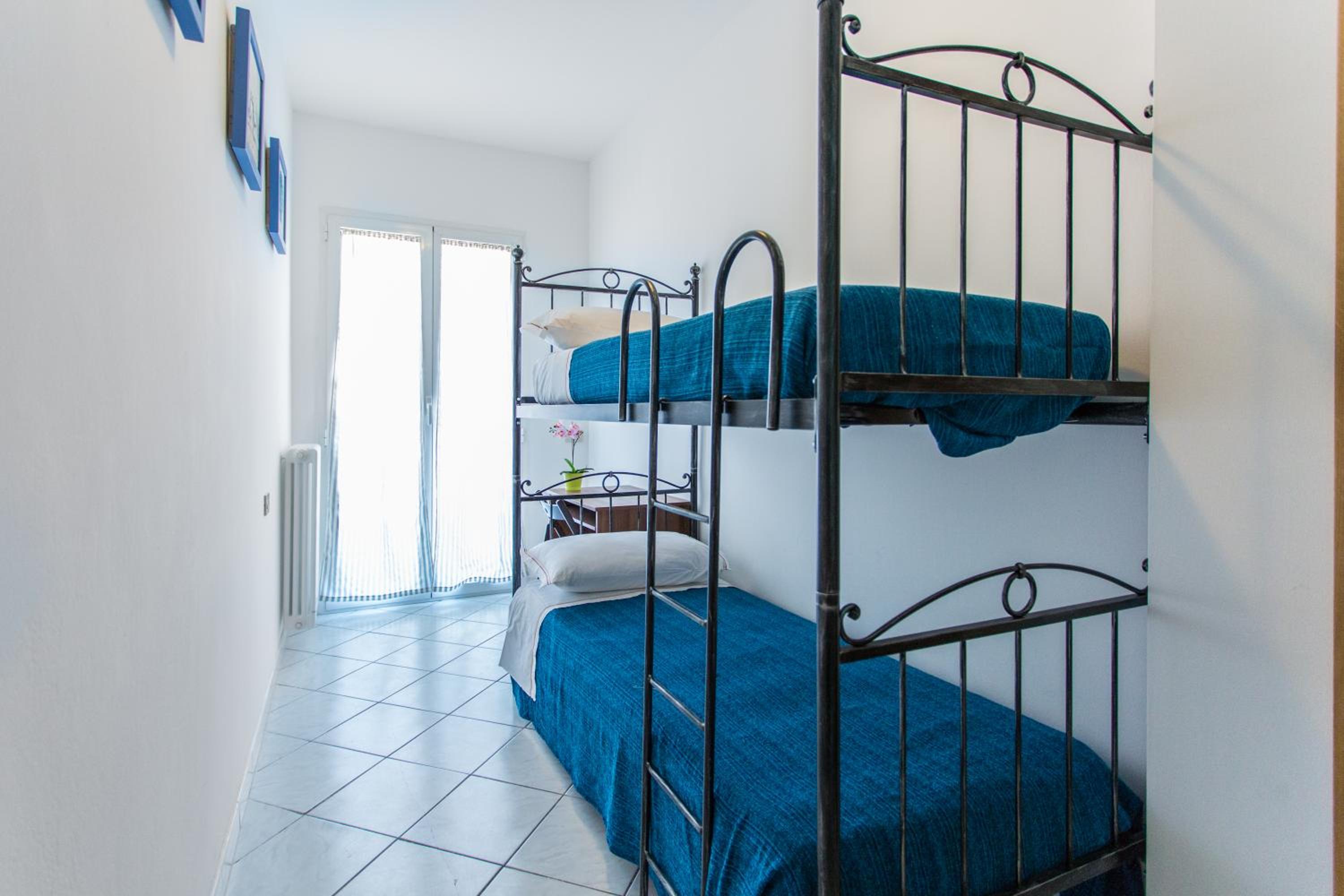 Two-Bedroom Apartment with Balcony photo 2