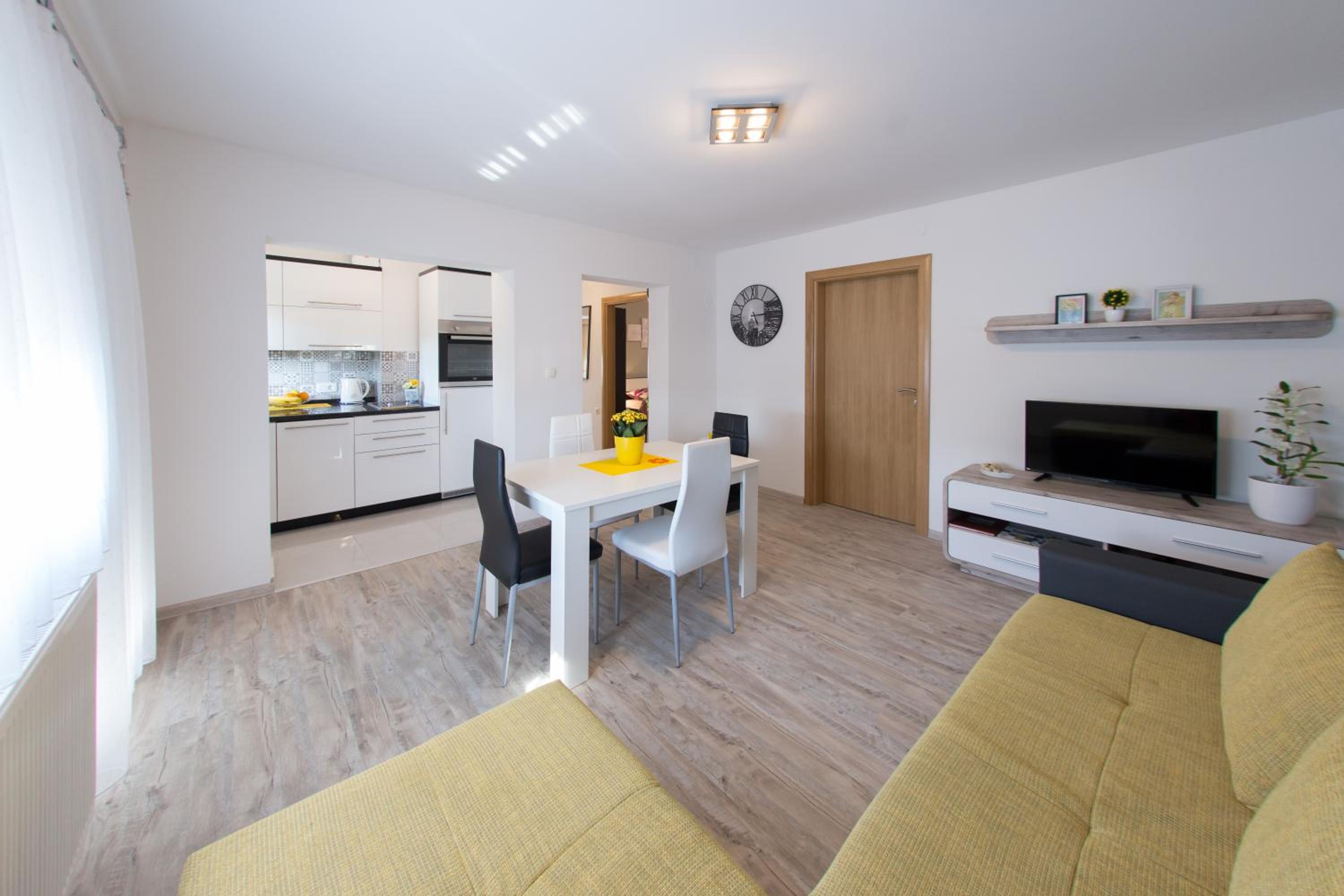 Apartment - Upper Floor photo 1