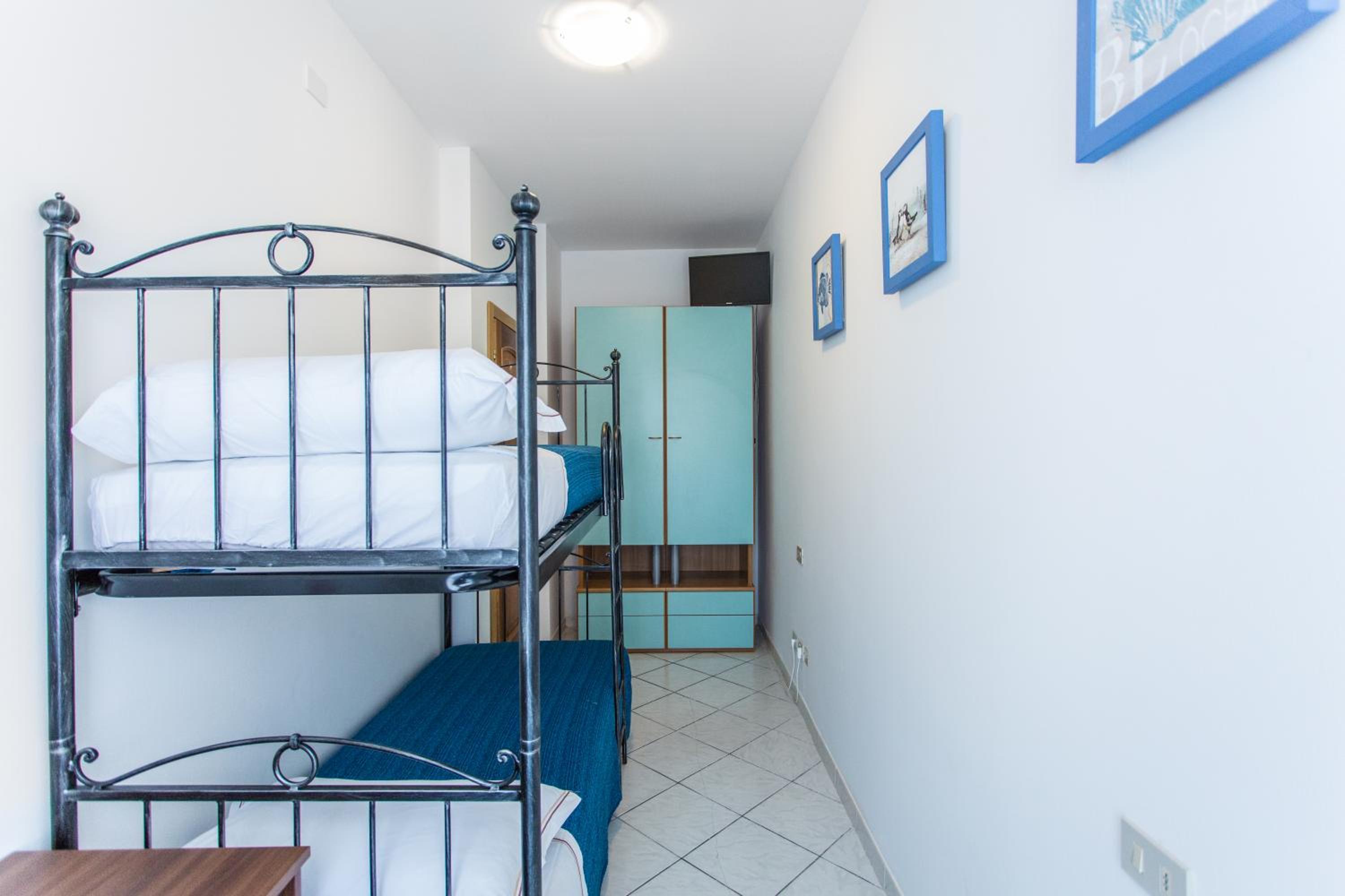 Two-Bedroom Apartment with Balcony photo 3