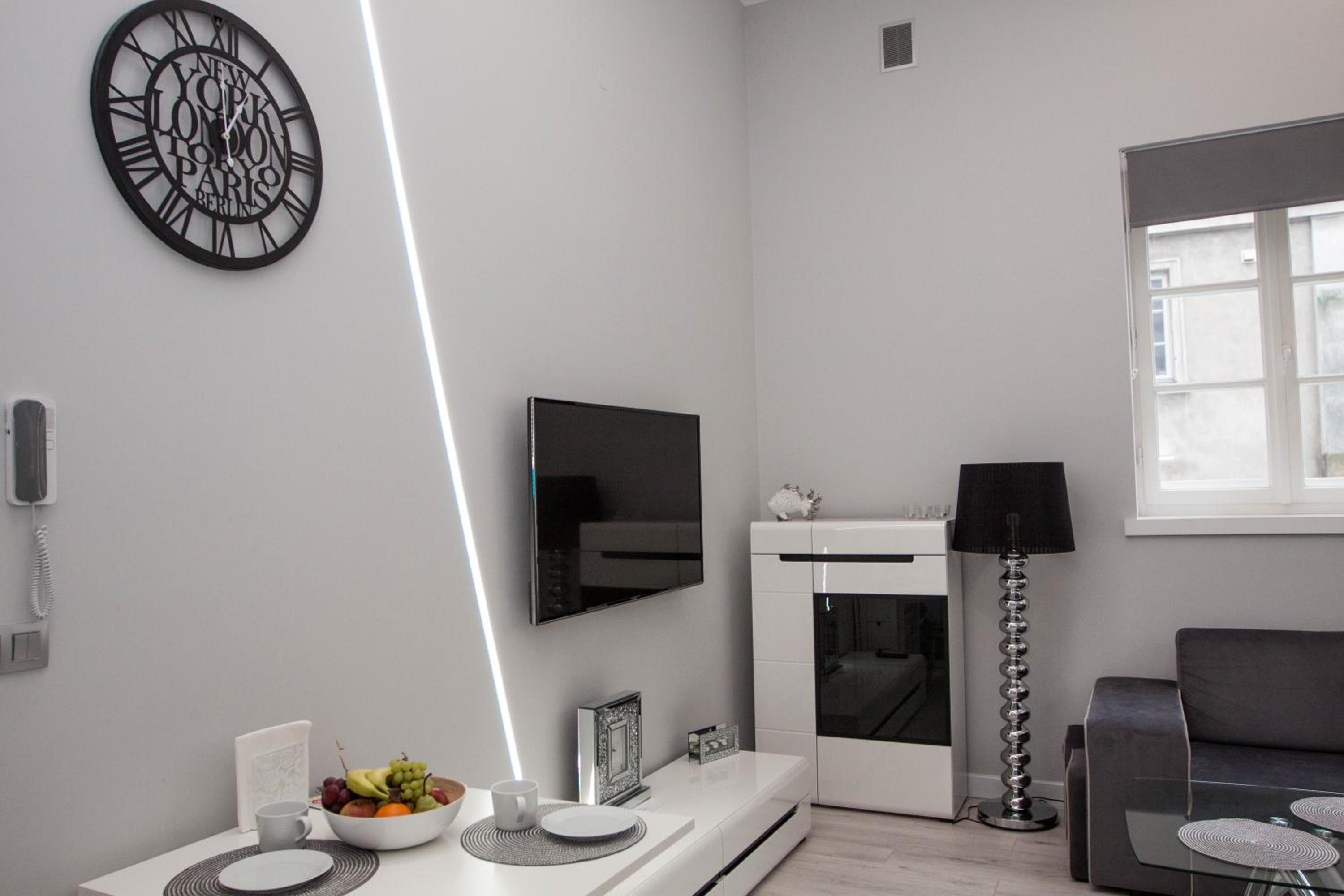 Apartment - Split Level - Photo 3
