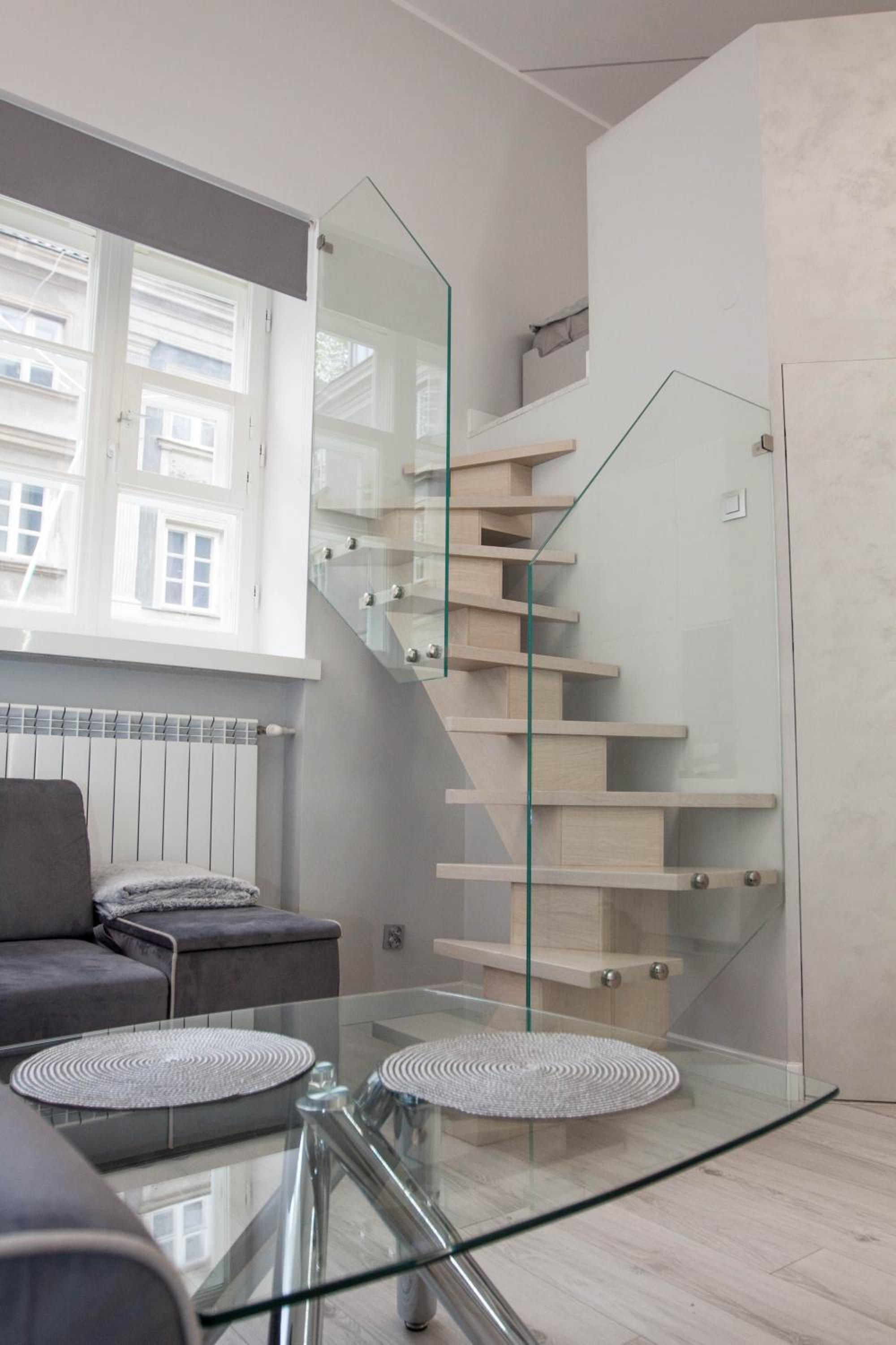 Apartment - Split Level - Photo 2