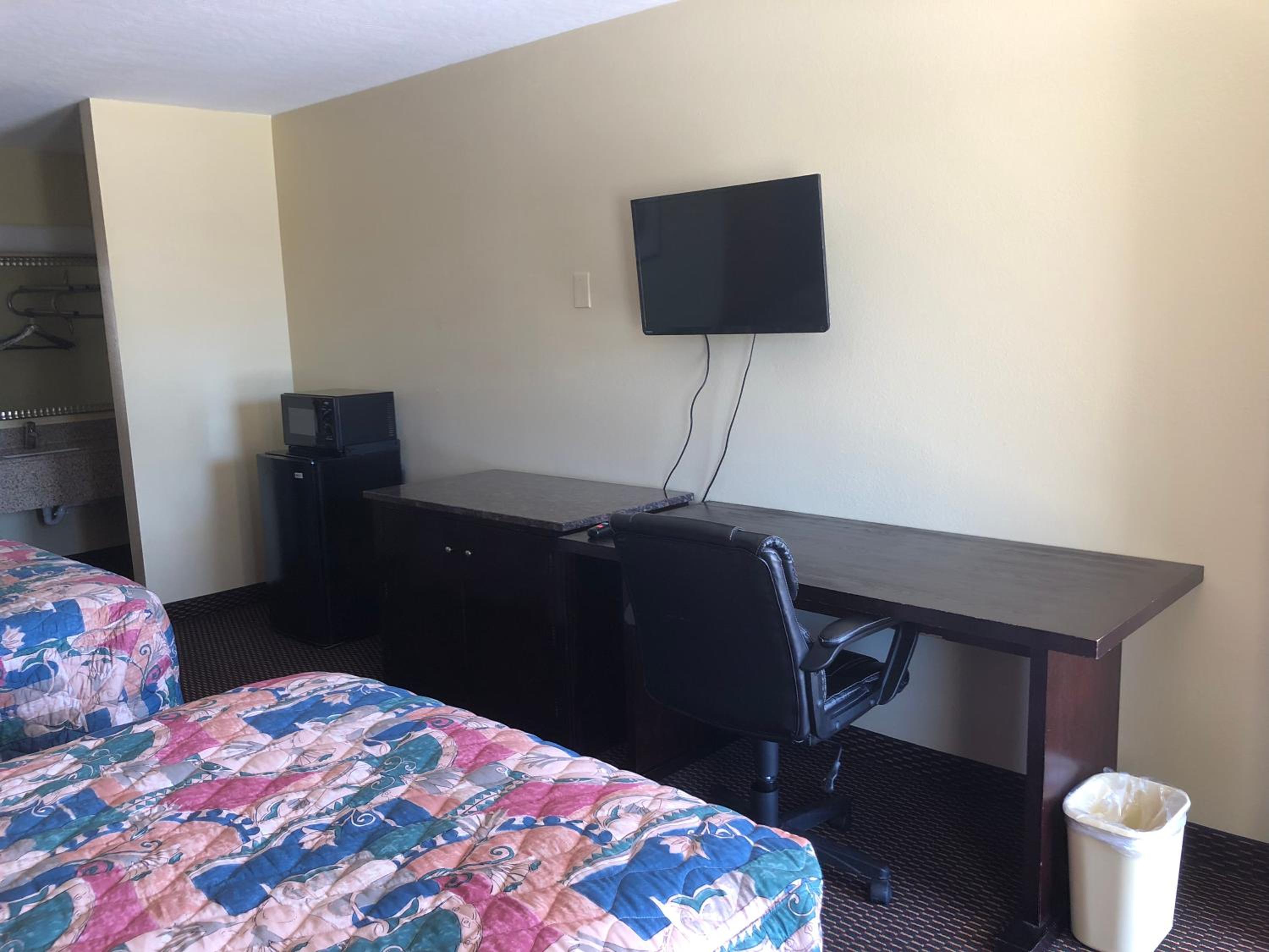 Double Room with Two Double Beds - Non-Smoking - Photo 1
