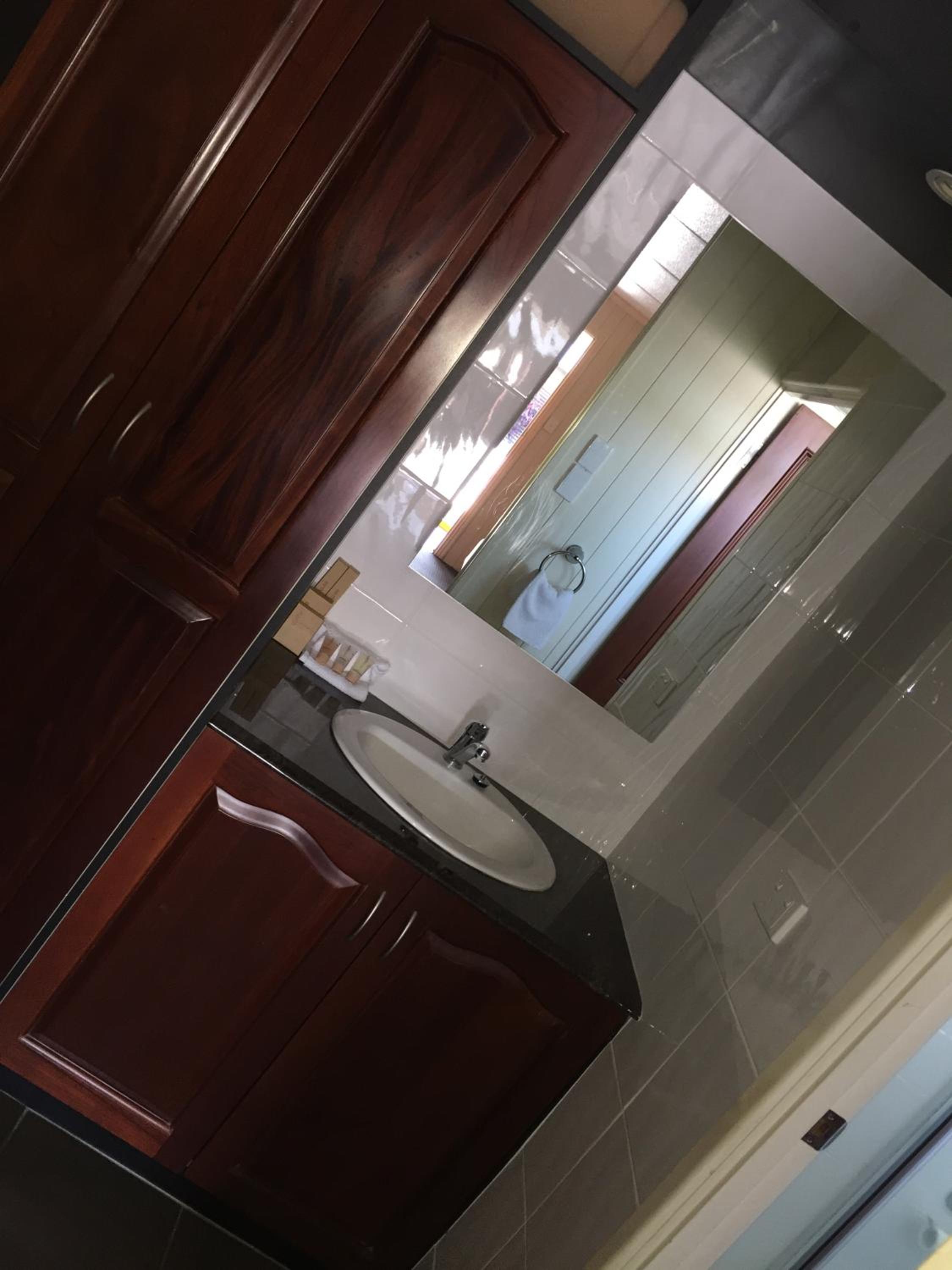 Deluxe King Room - Not Pet Friendly photo 2
