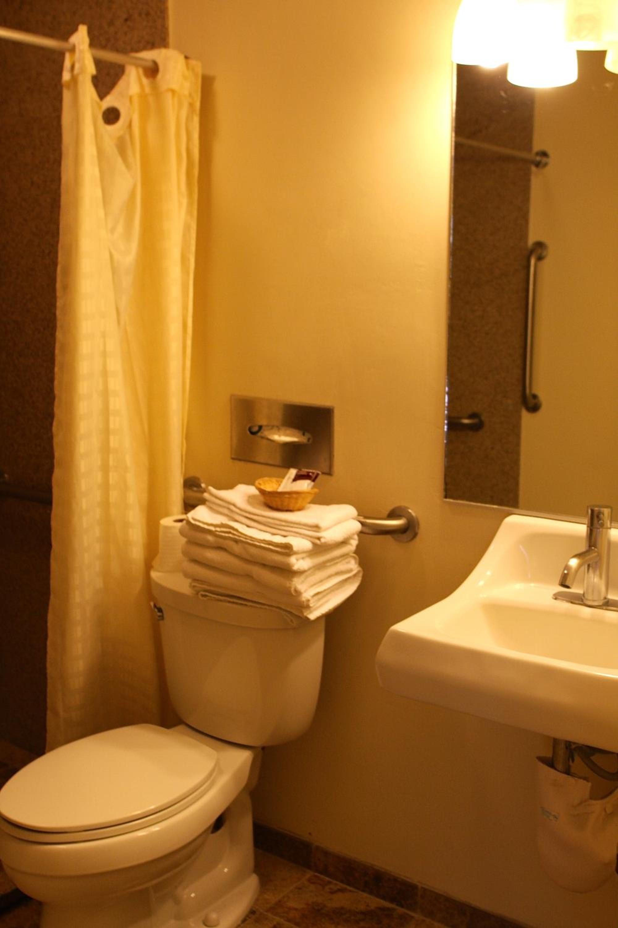 One Queen Bed and Two Full Beds  - Photo 5