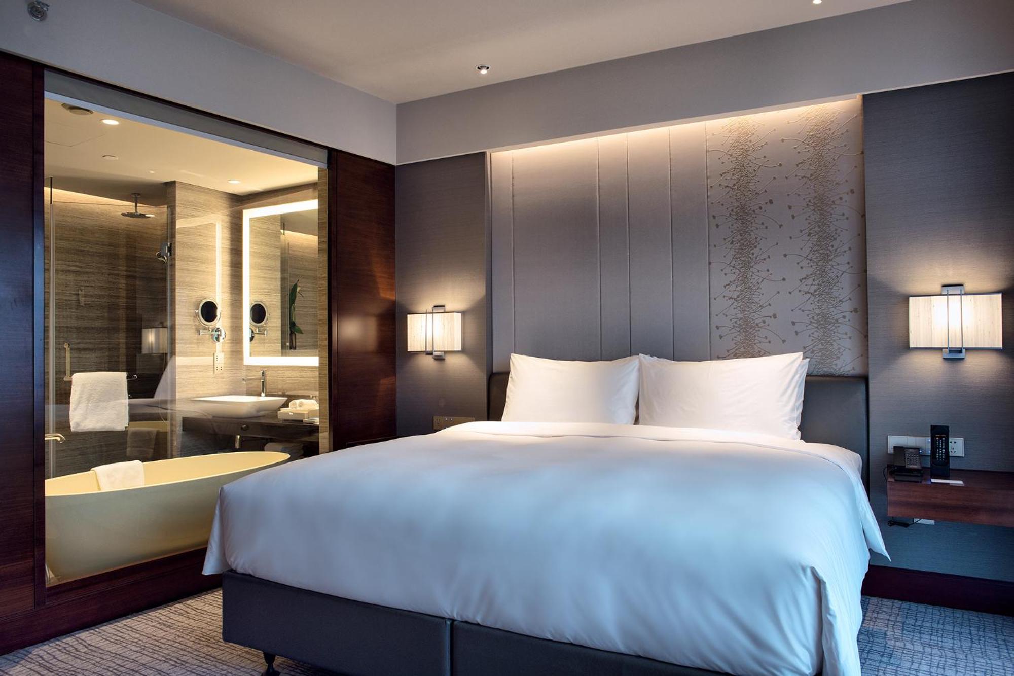 Club Deluxe King Room