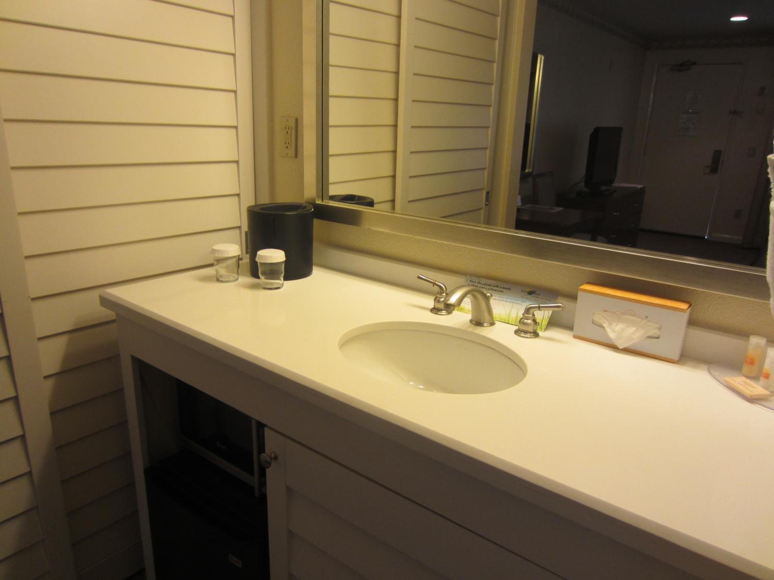 Premier King Room - Non-Smoking - Photo 2