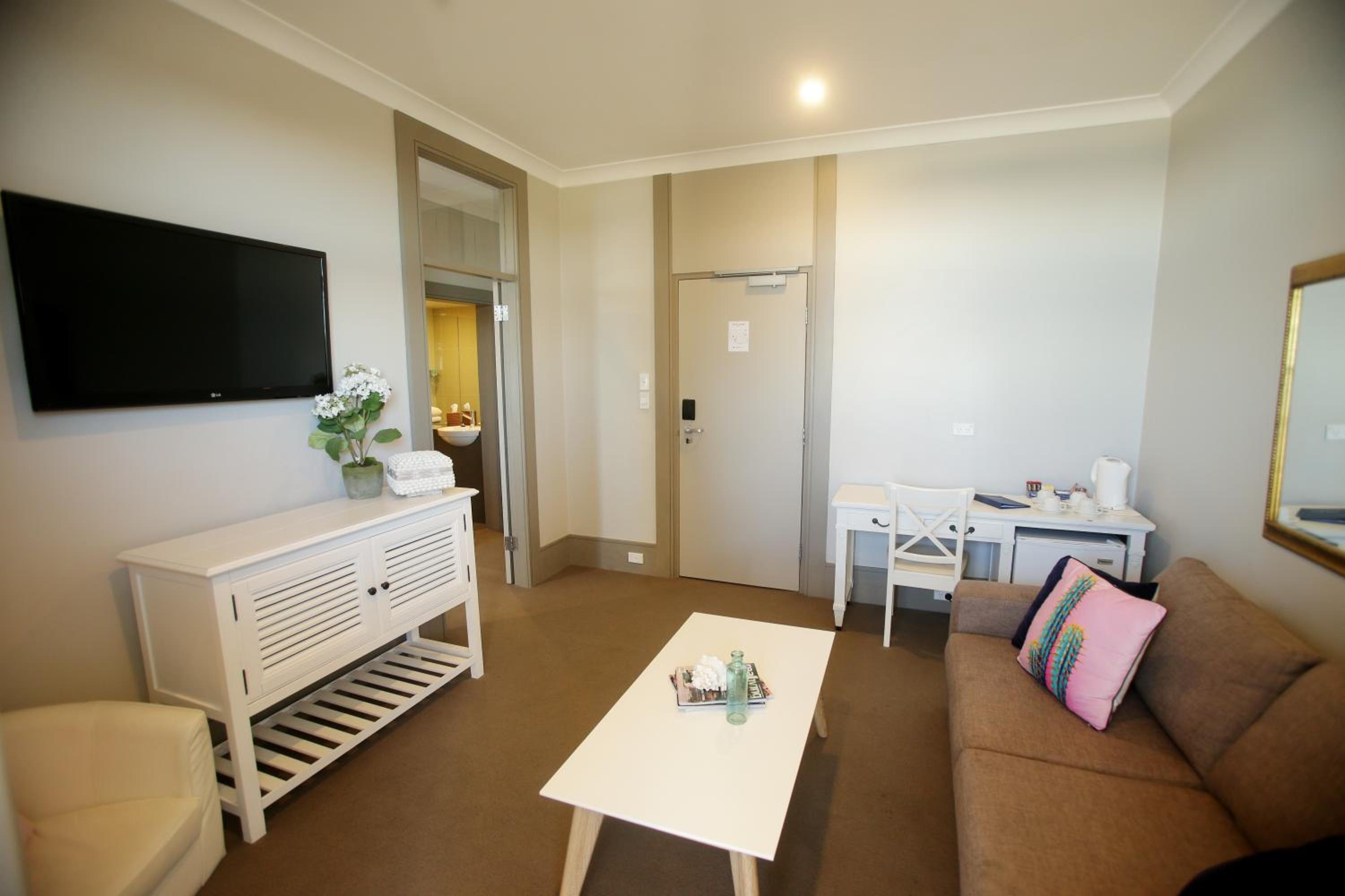 Junior Suite with Balcony photo 3