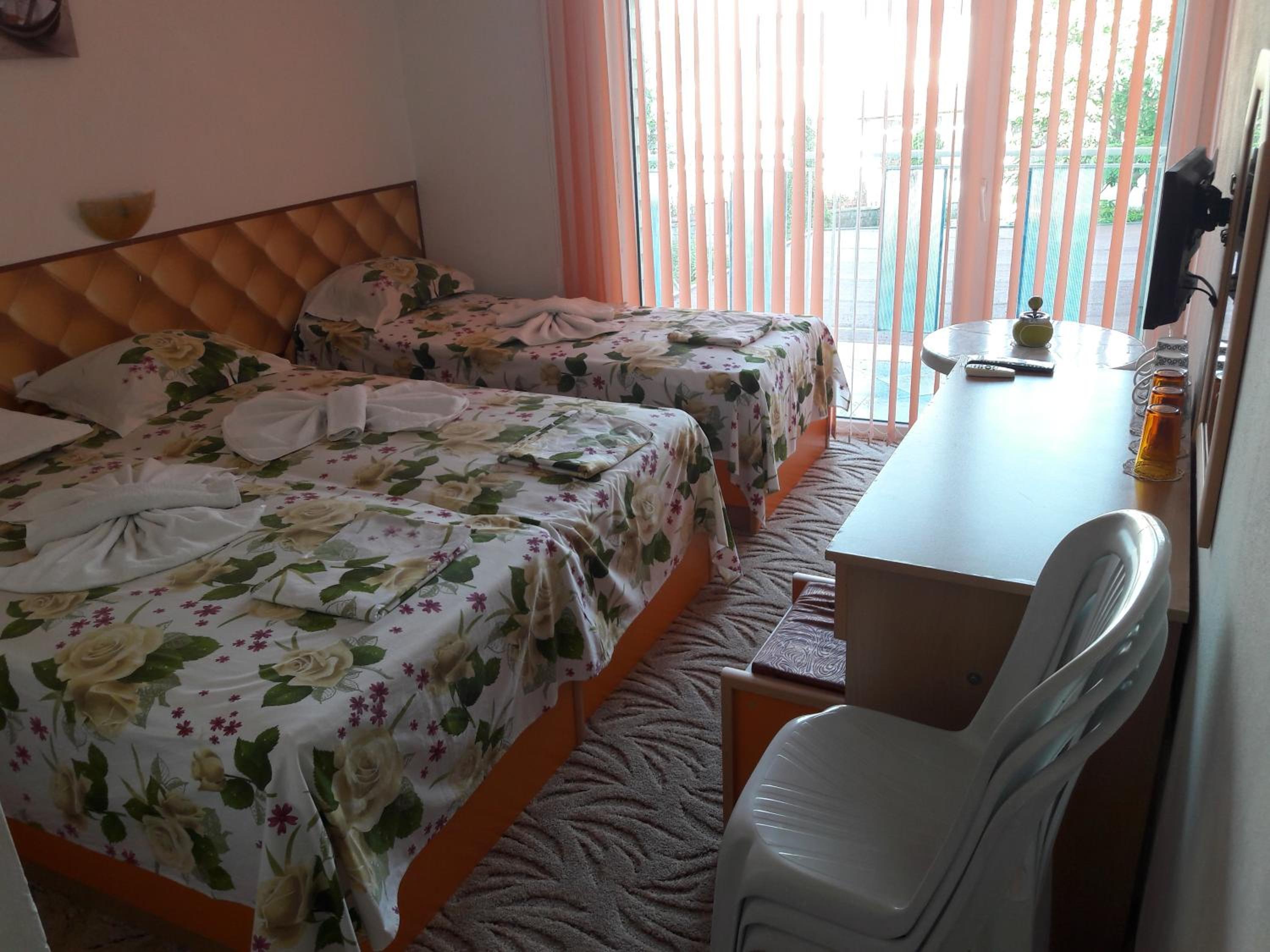 Triple Room with Private Bathroom photo 3