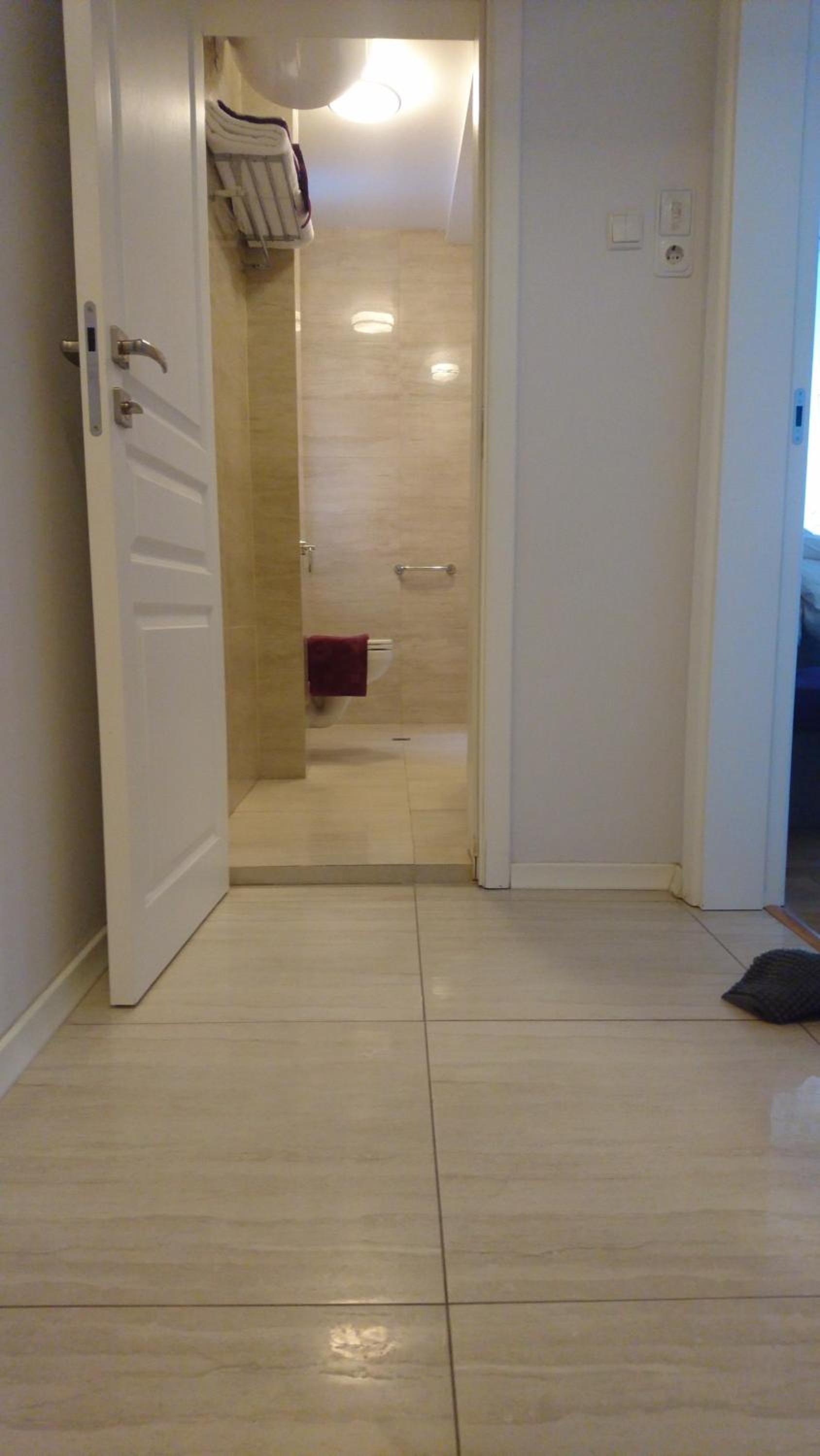 Apartment with Balcony - Photo 10