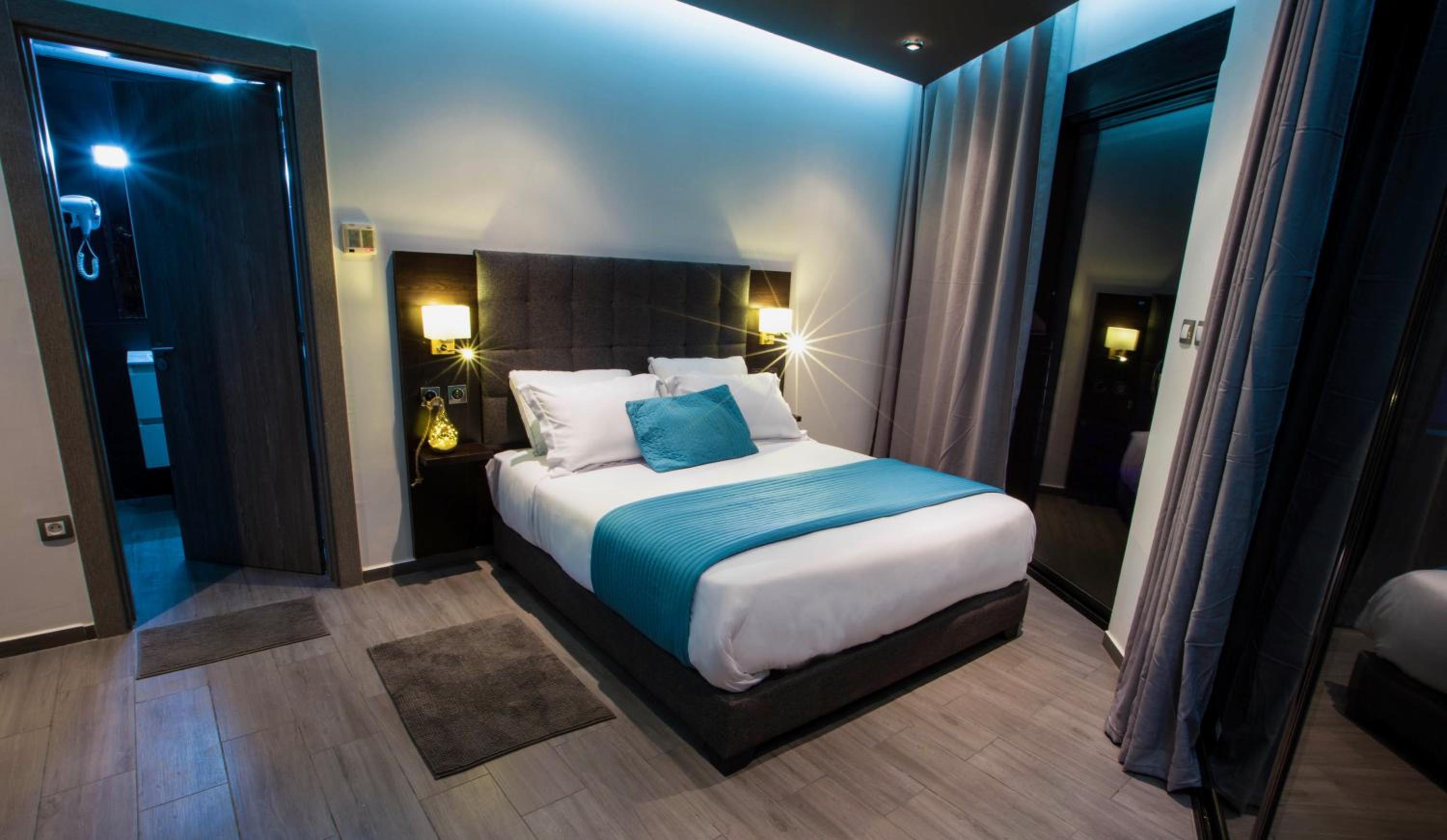  Deluxe Double Room with Balcony  and Partial Sea View photo 2