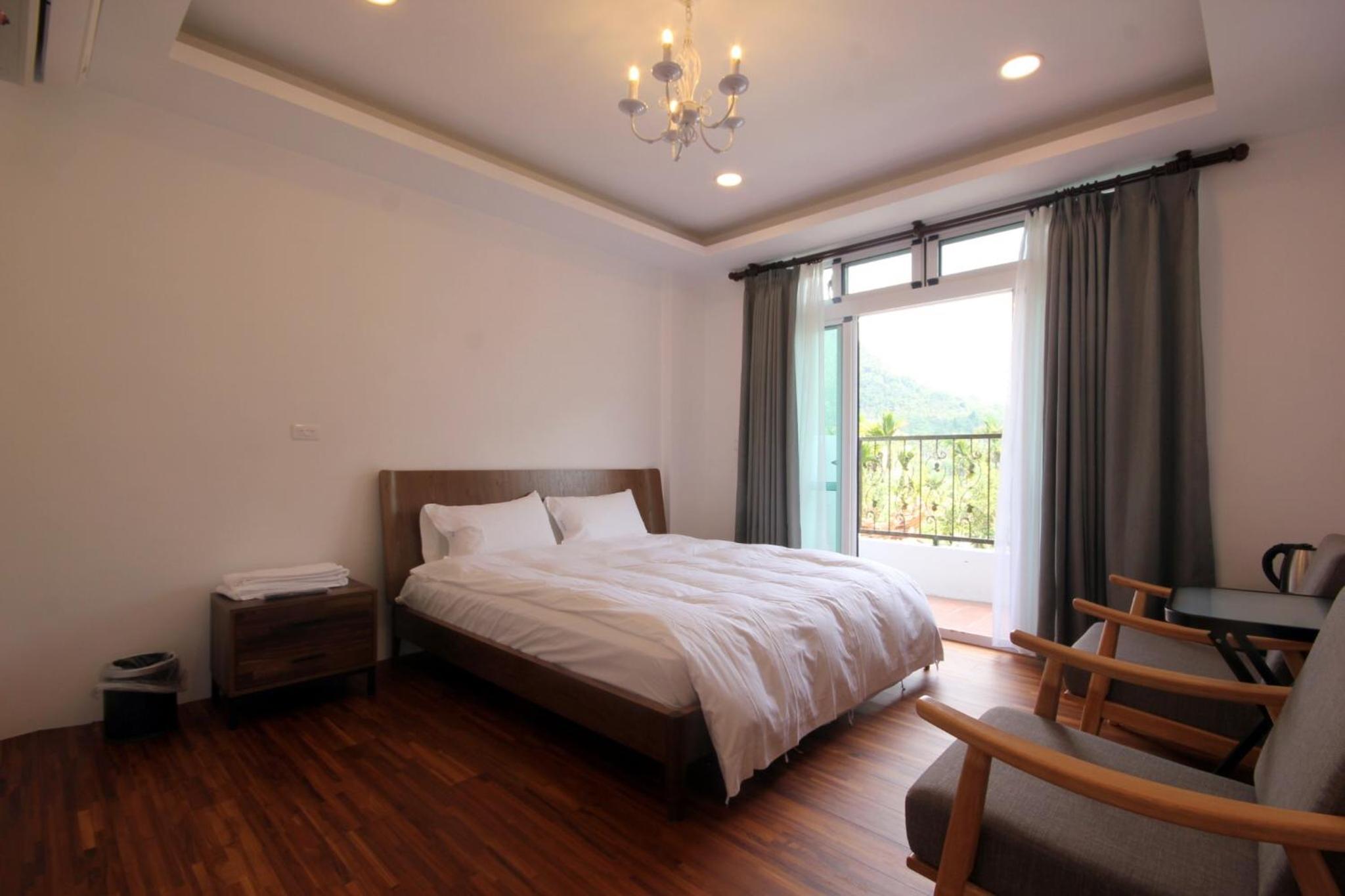 Queen Room photo 1
