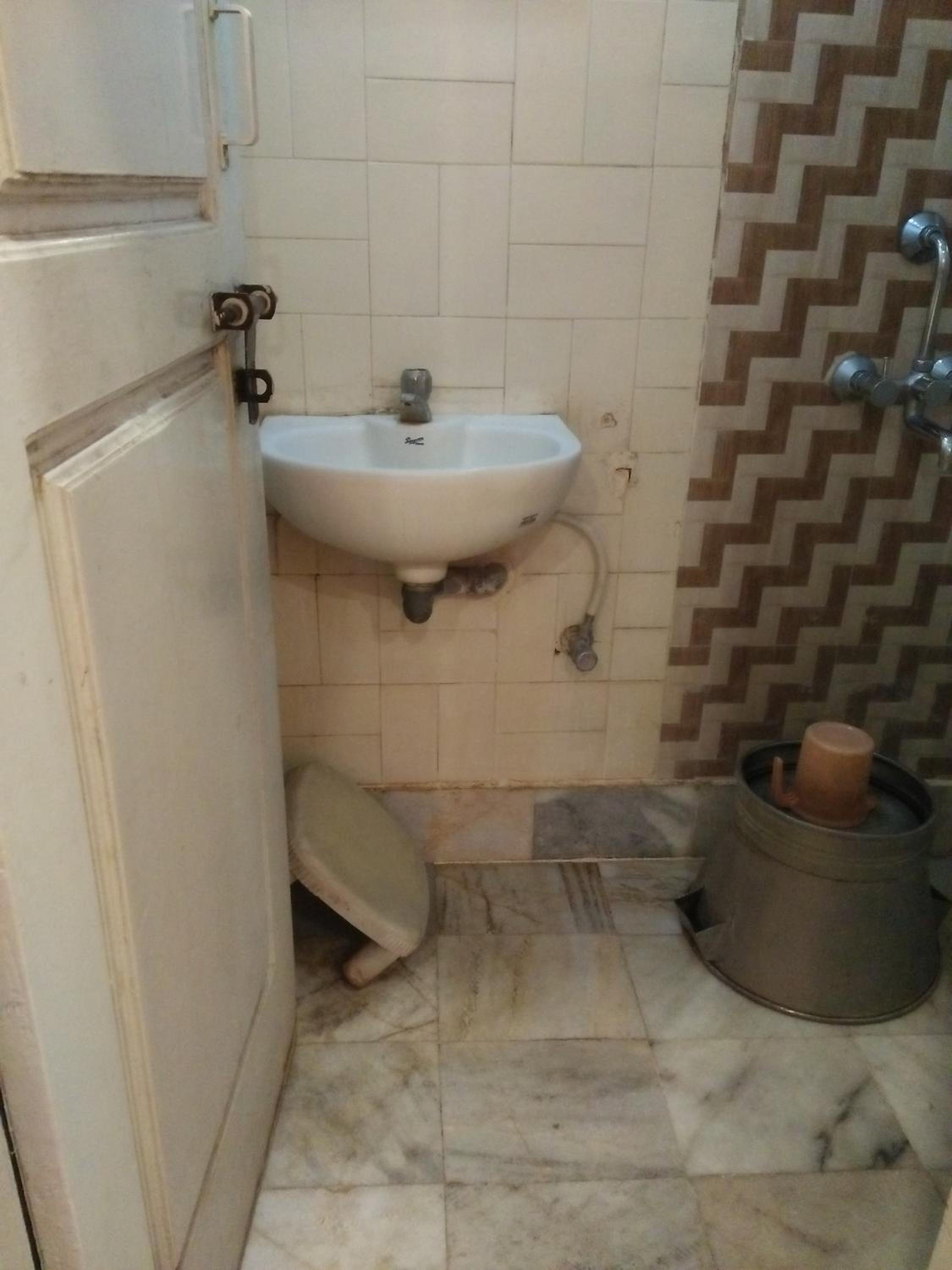 Budget Single Room photo 2