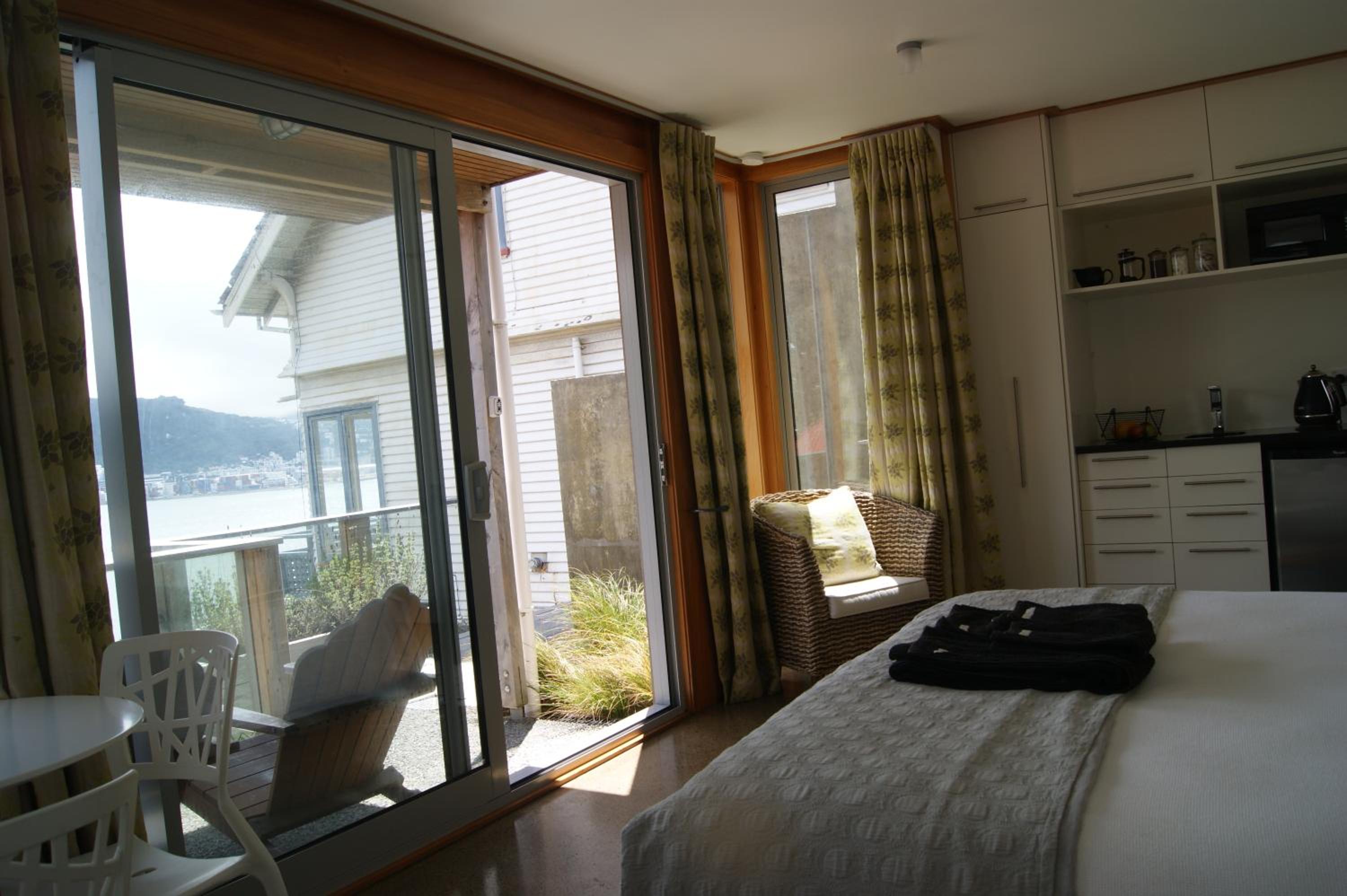 Studio Apartment with Sea View photo 3