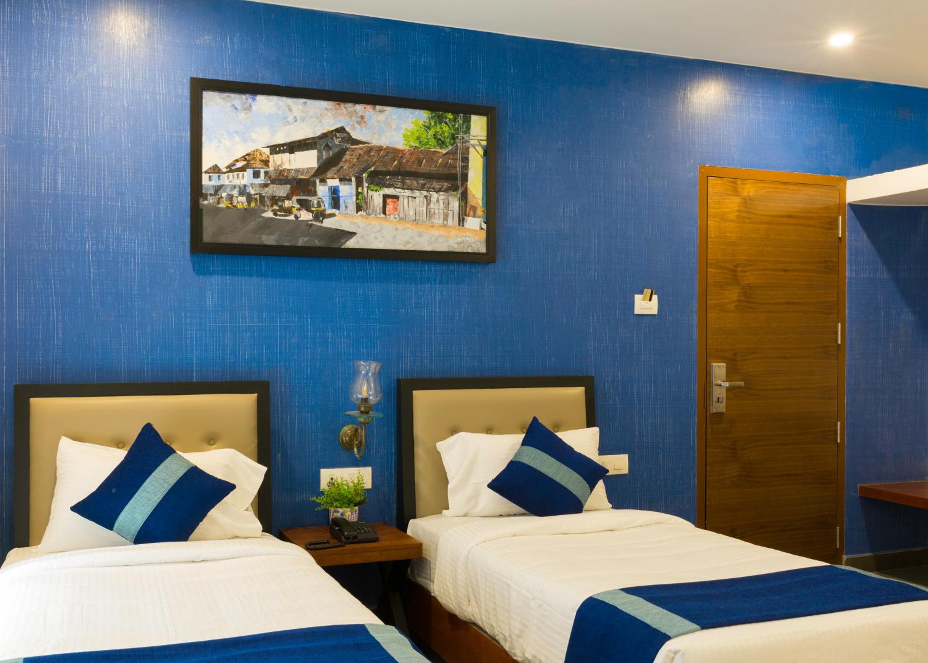 Standard Double Room with Fan - Photo 4