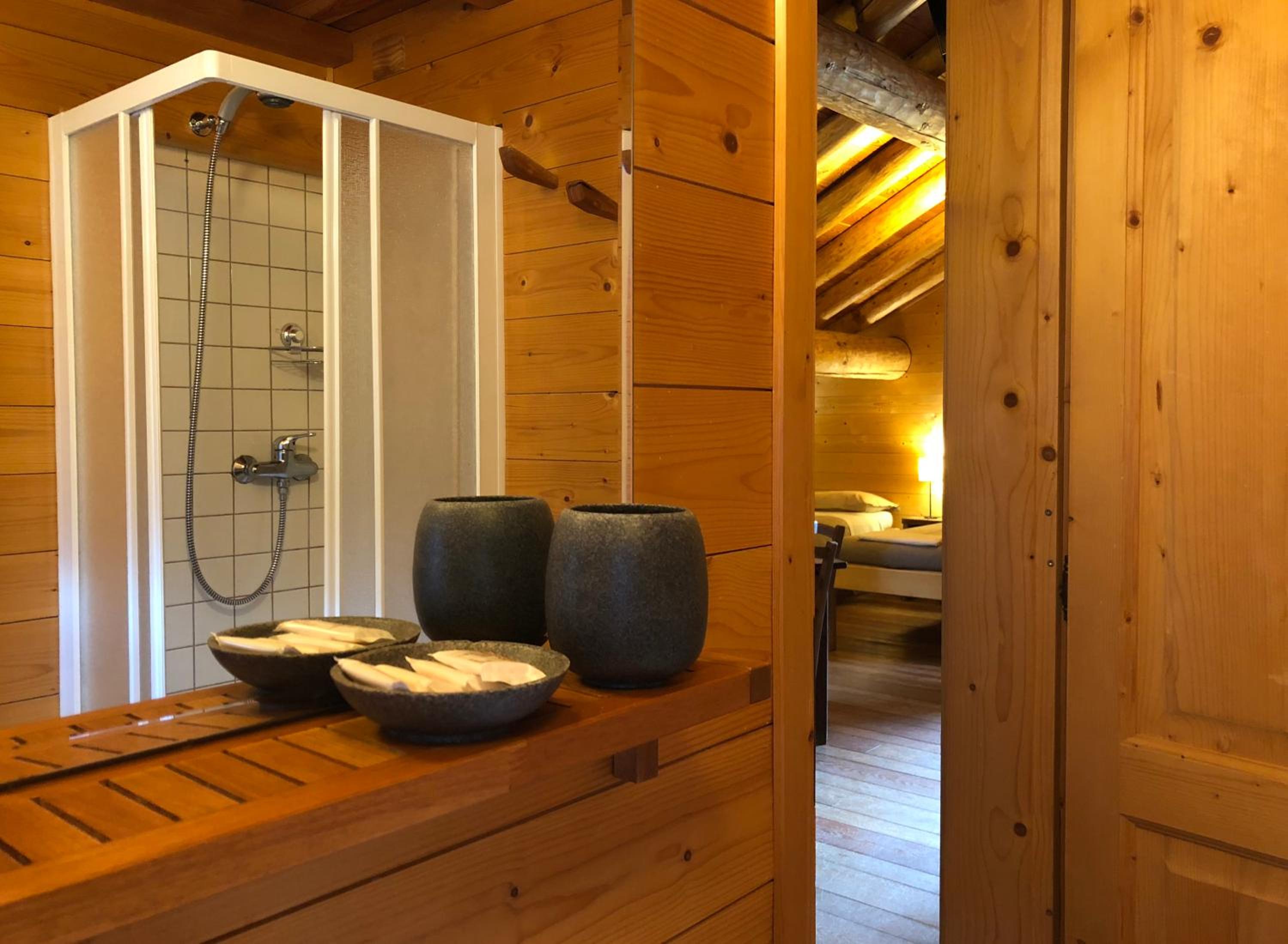 Quadruple Room with Private Bathroom - Photo 2