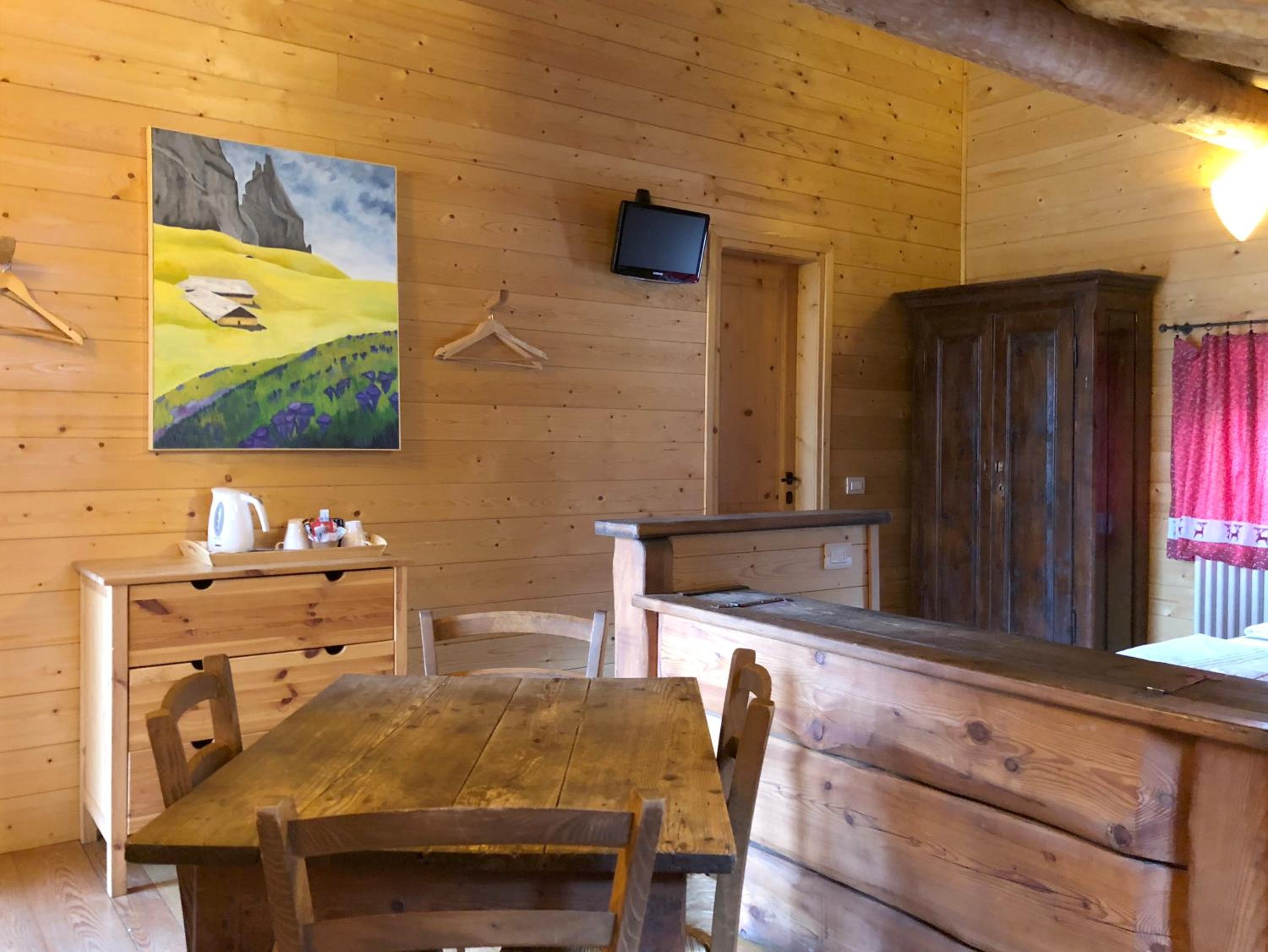 Quadruple Room with Private Bathroom - Photo 6