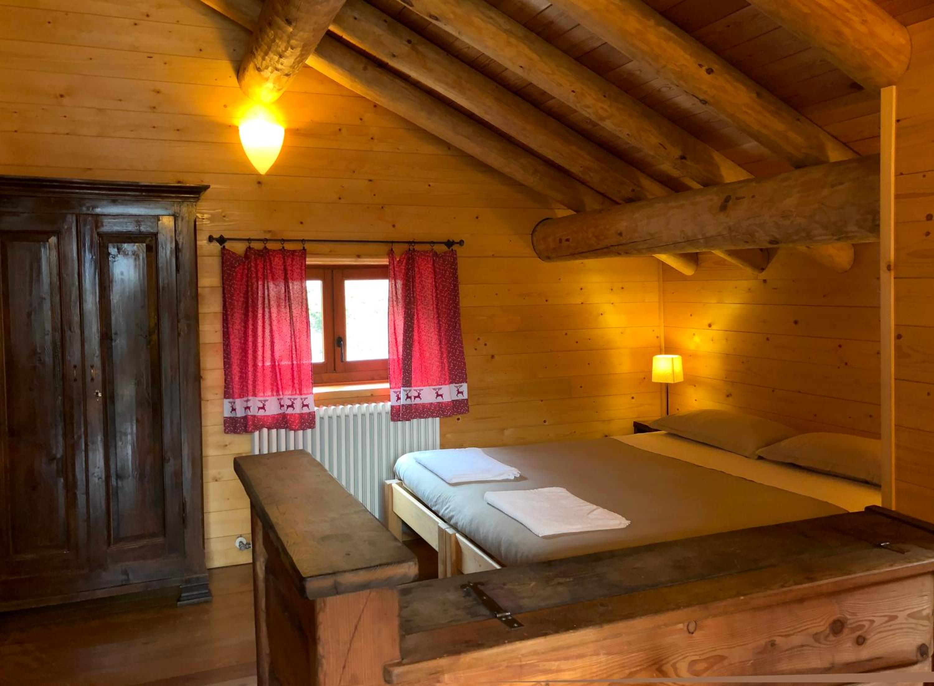 Quadruple Room with Private Bathroom - Photo 10