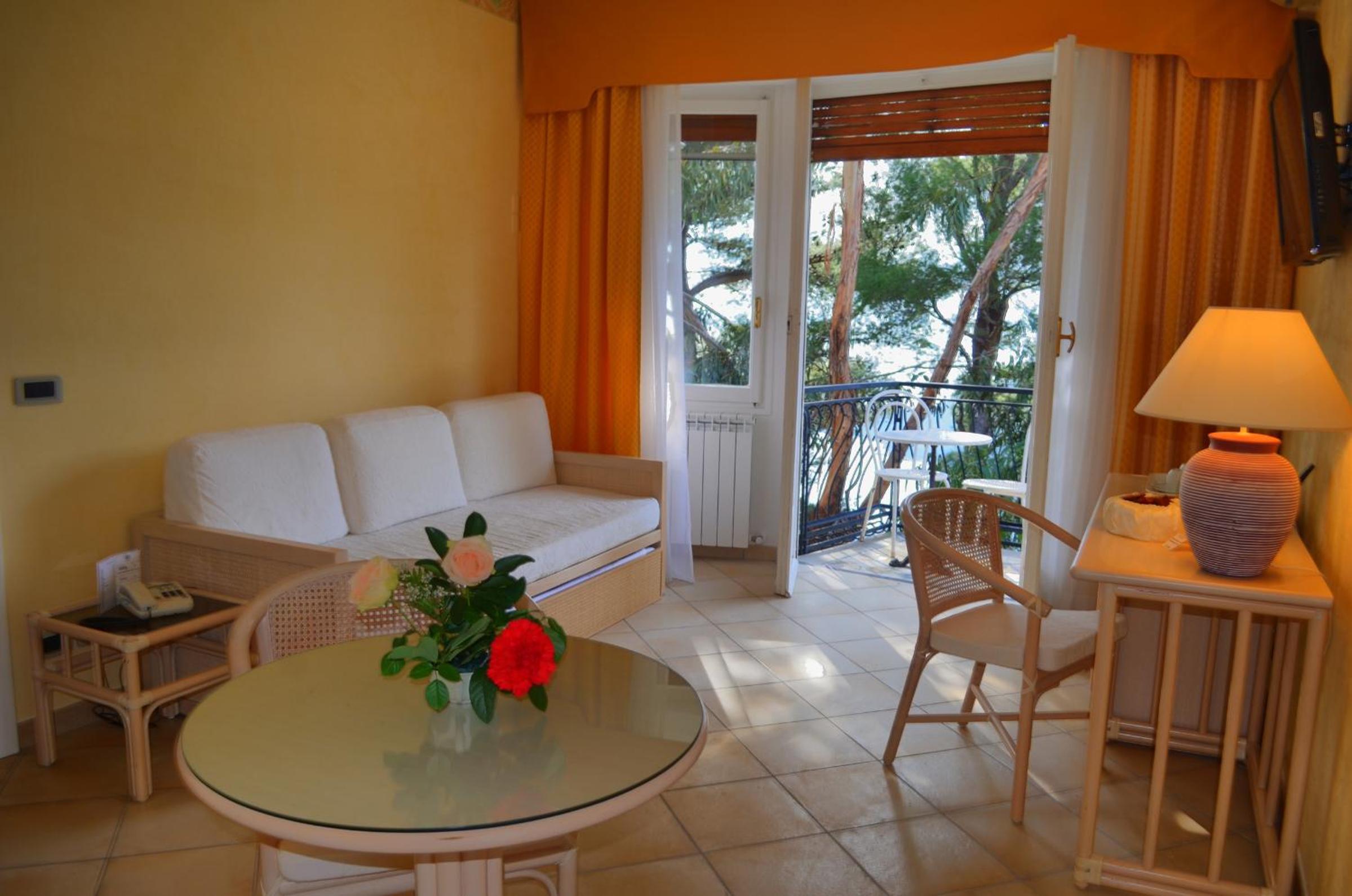Suite (3 Adults) - Photo 1