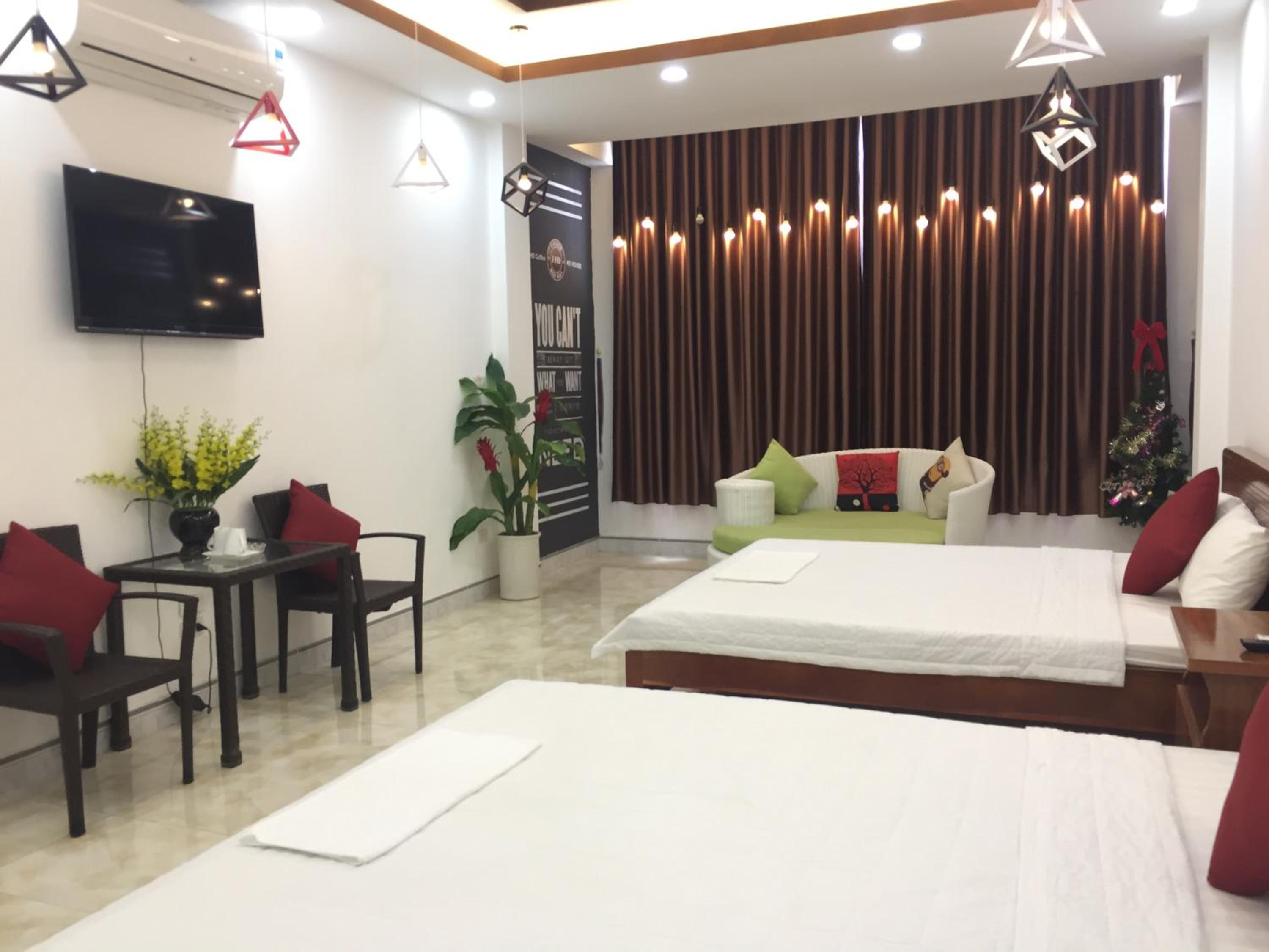 Deluxe Family Suite photo 3