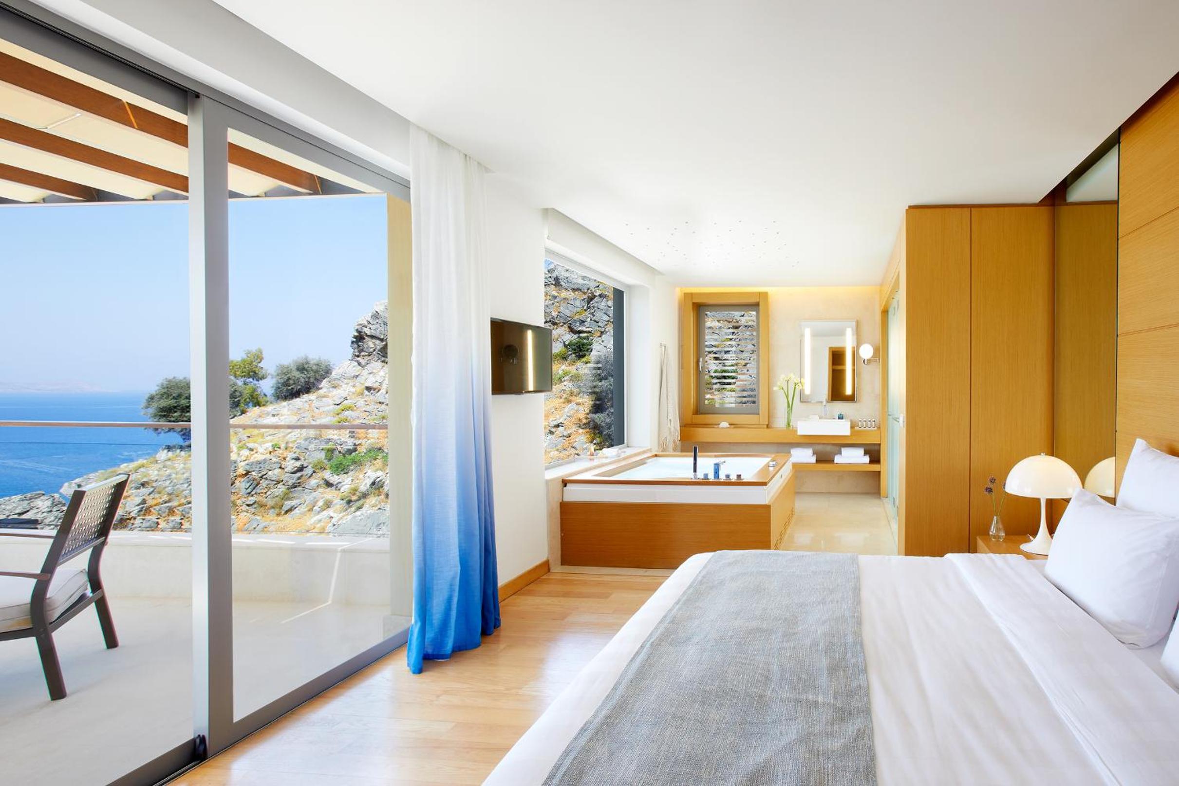 Maisonette with Private Pool and Sea View
