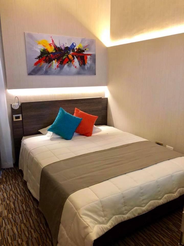 Single Room with Private Bathroom photo 3
