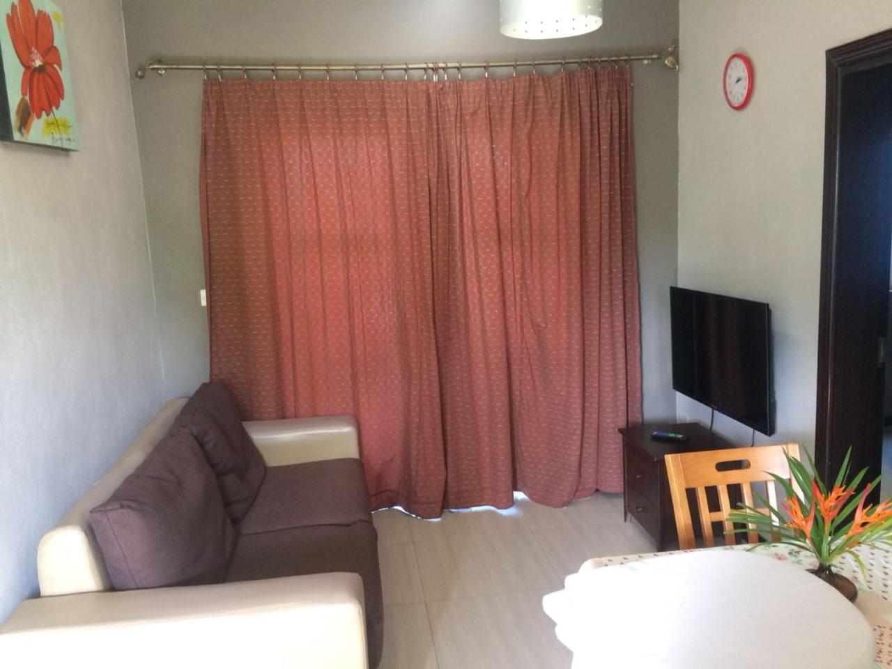 One-Bedroom Apartment - Photo 3