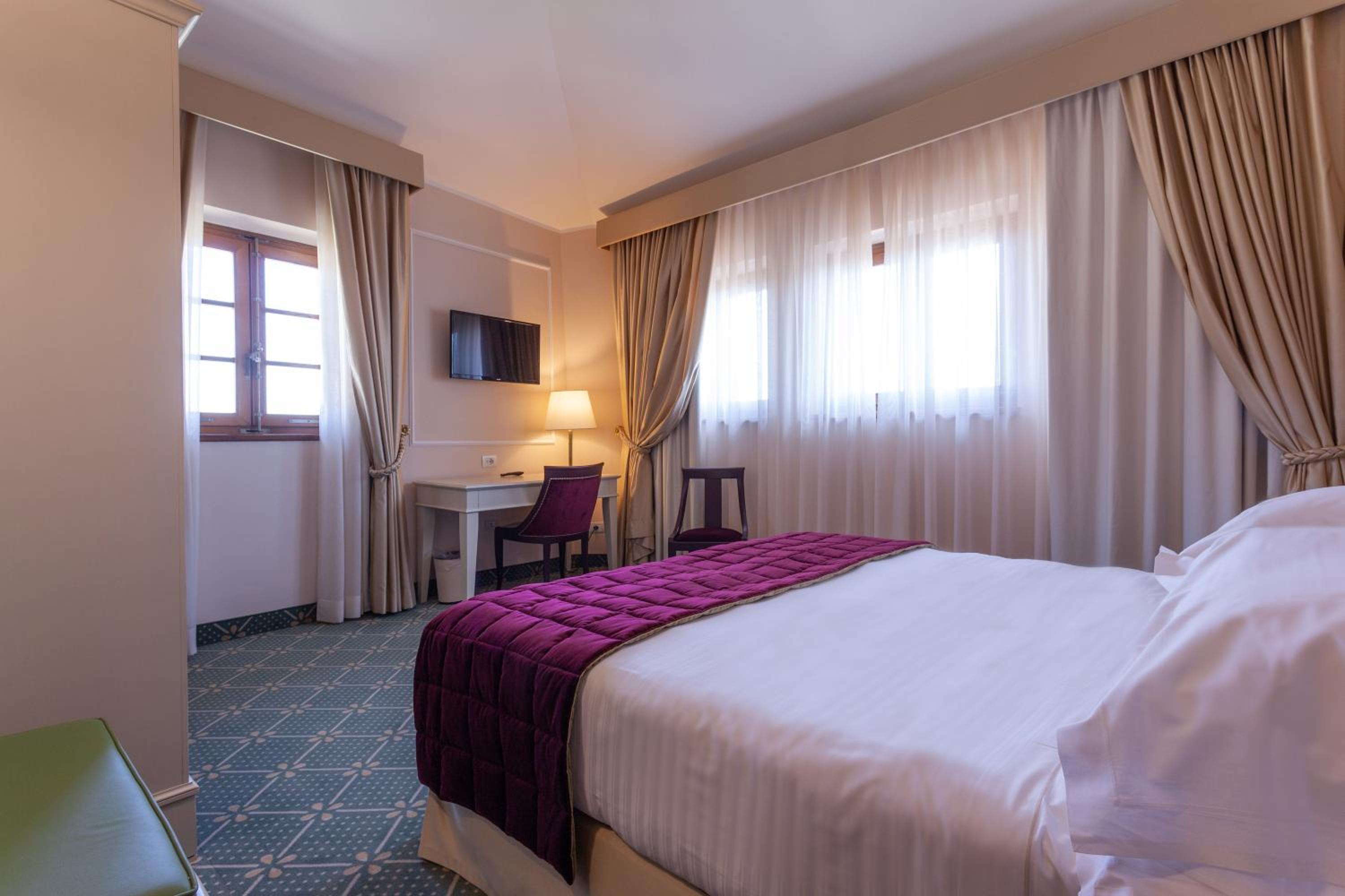 Standard Double  Room - Photo 4