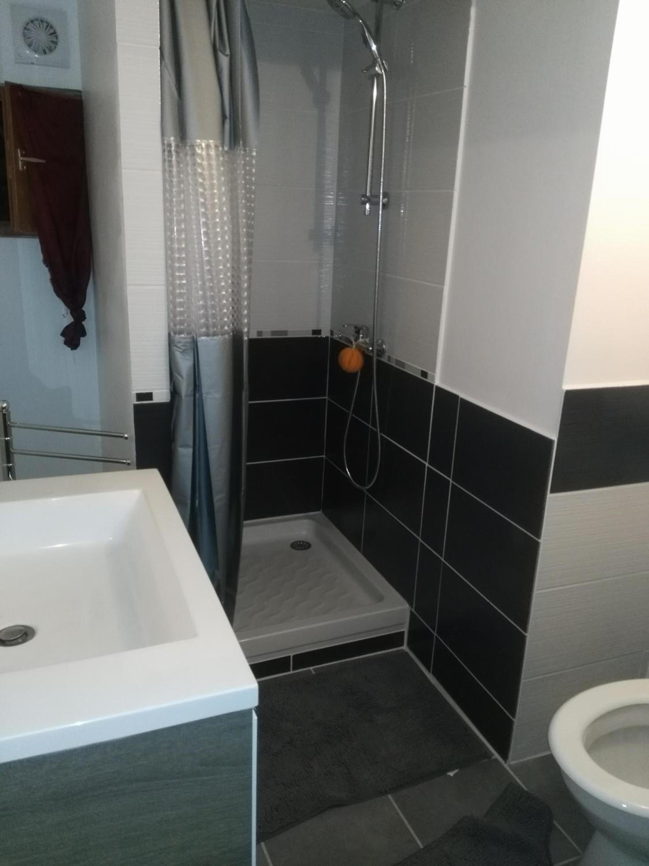 Double Room with Private Bathroom - Photo 20