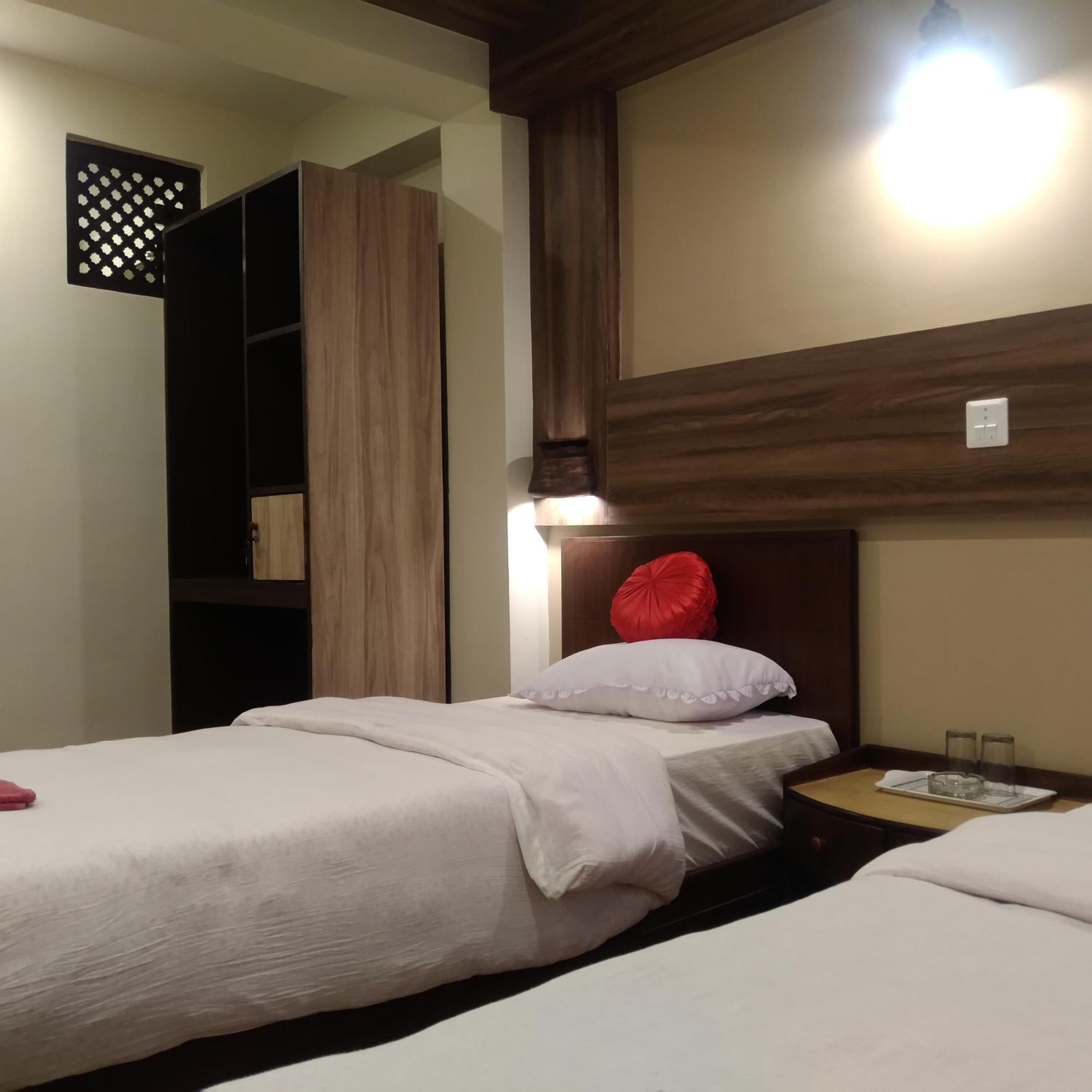 Standard Double or Twin Room photo 2