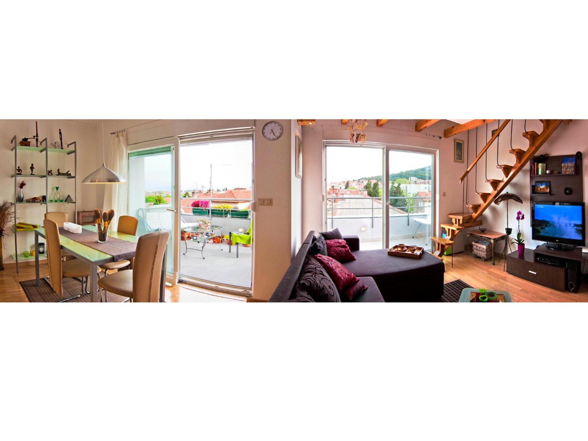 Duplex Three-Bedroom Apartment with Terrace - Photo 6